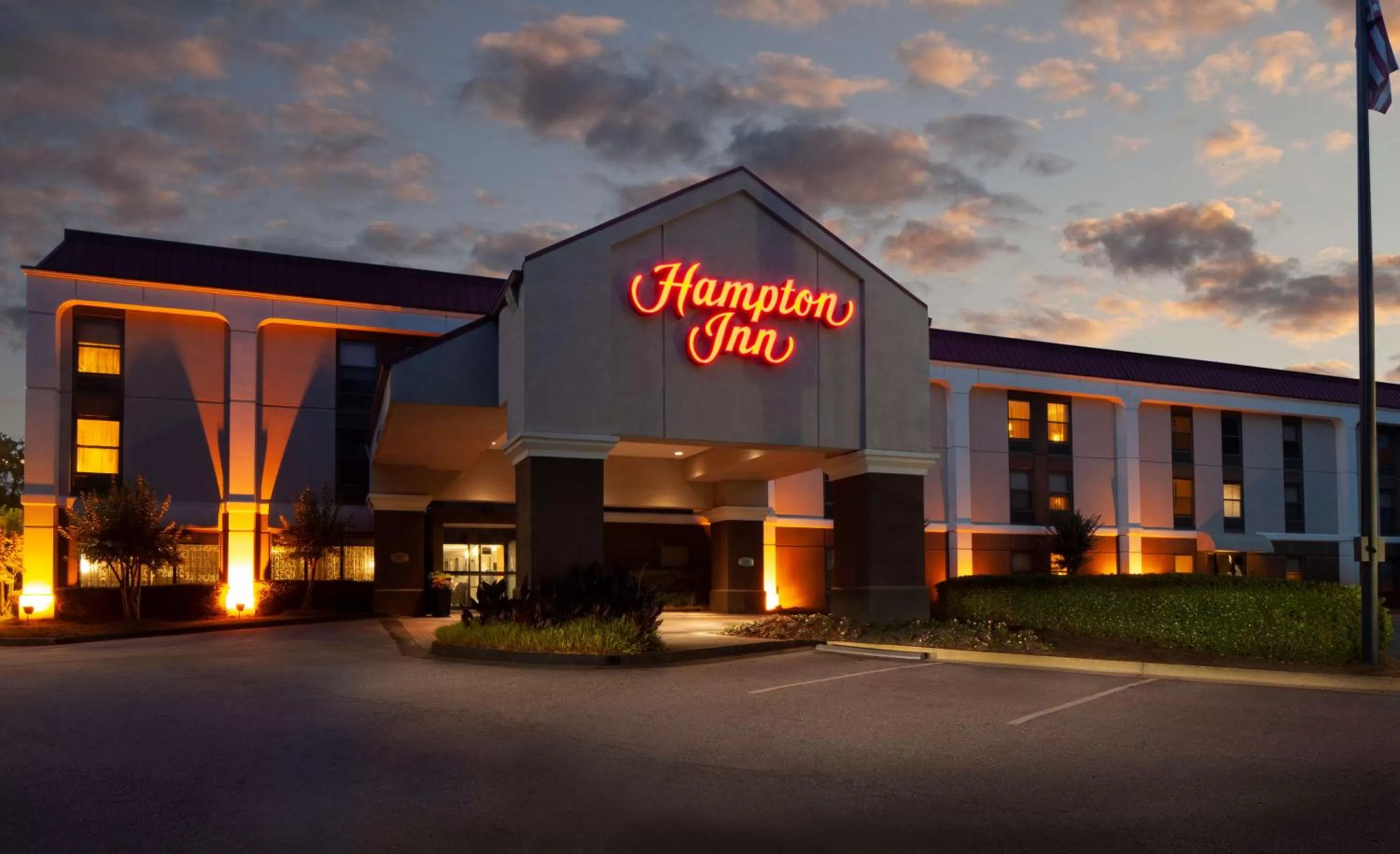 Property building in Hampton Inn Lawrenceville