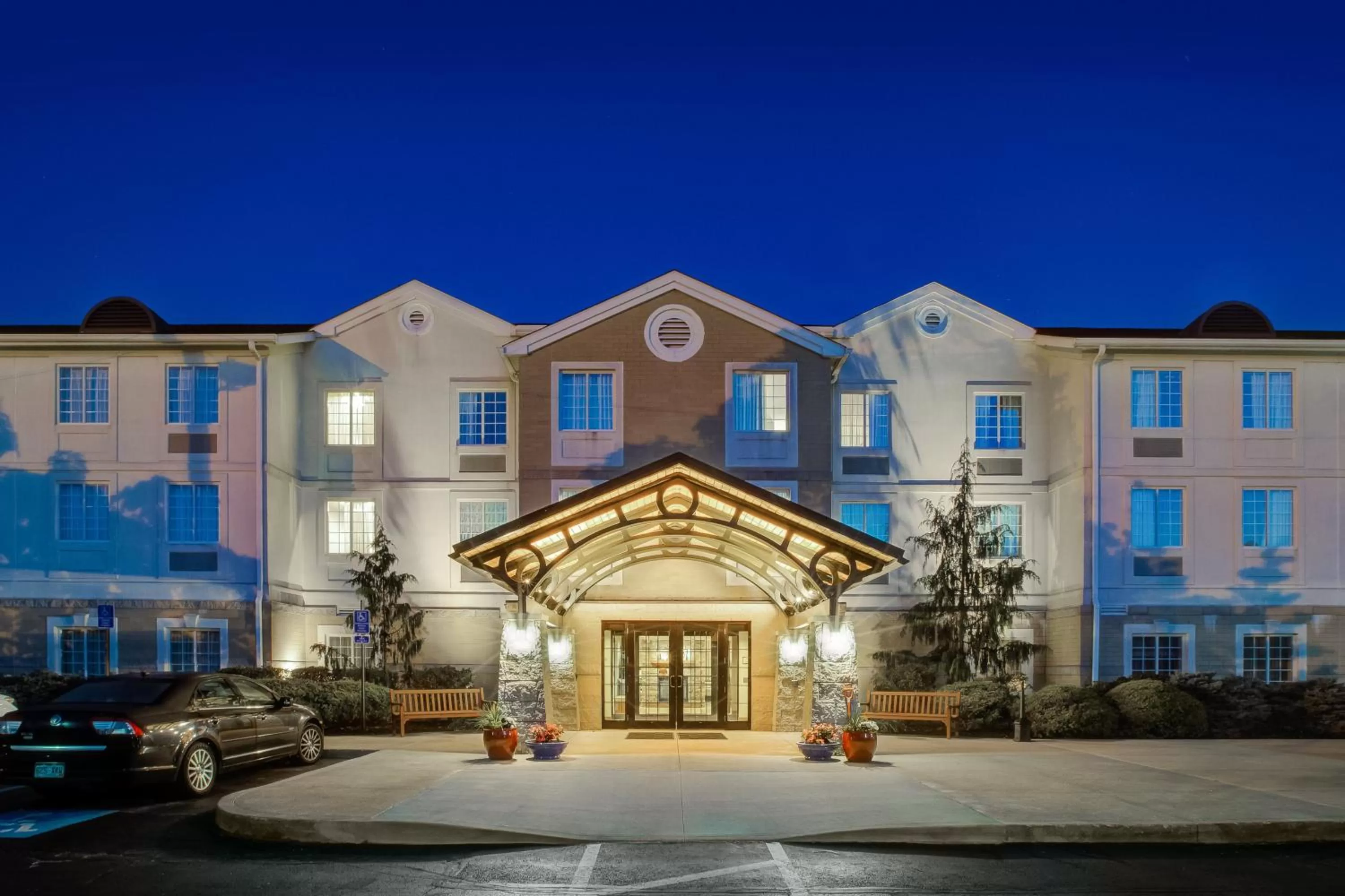 Property building in Staybridge Suites Cleveland Mayfield Heights Beachwood by IHG