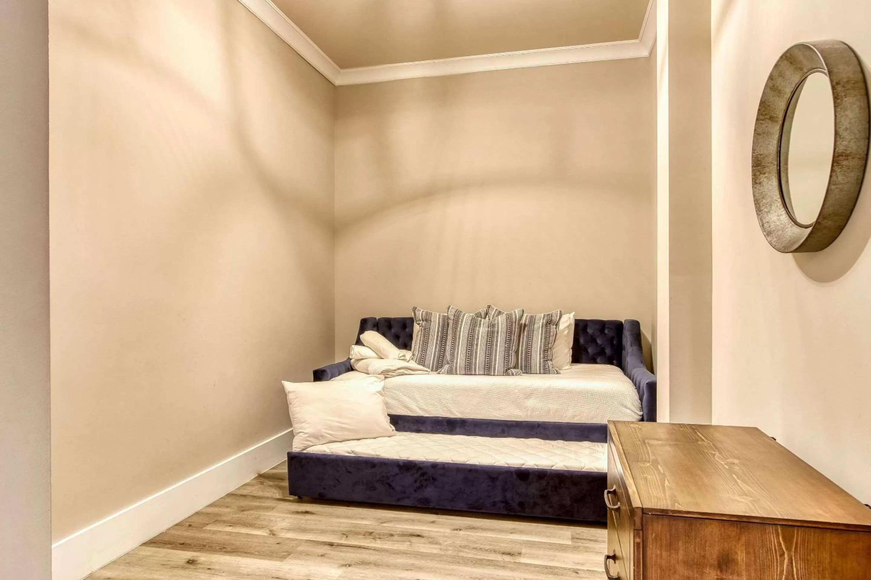 Photo of the whole room, Bed in Central Hotel, Ascend Hotel Collection