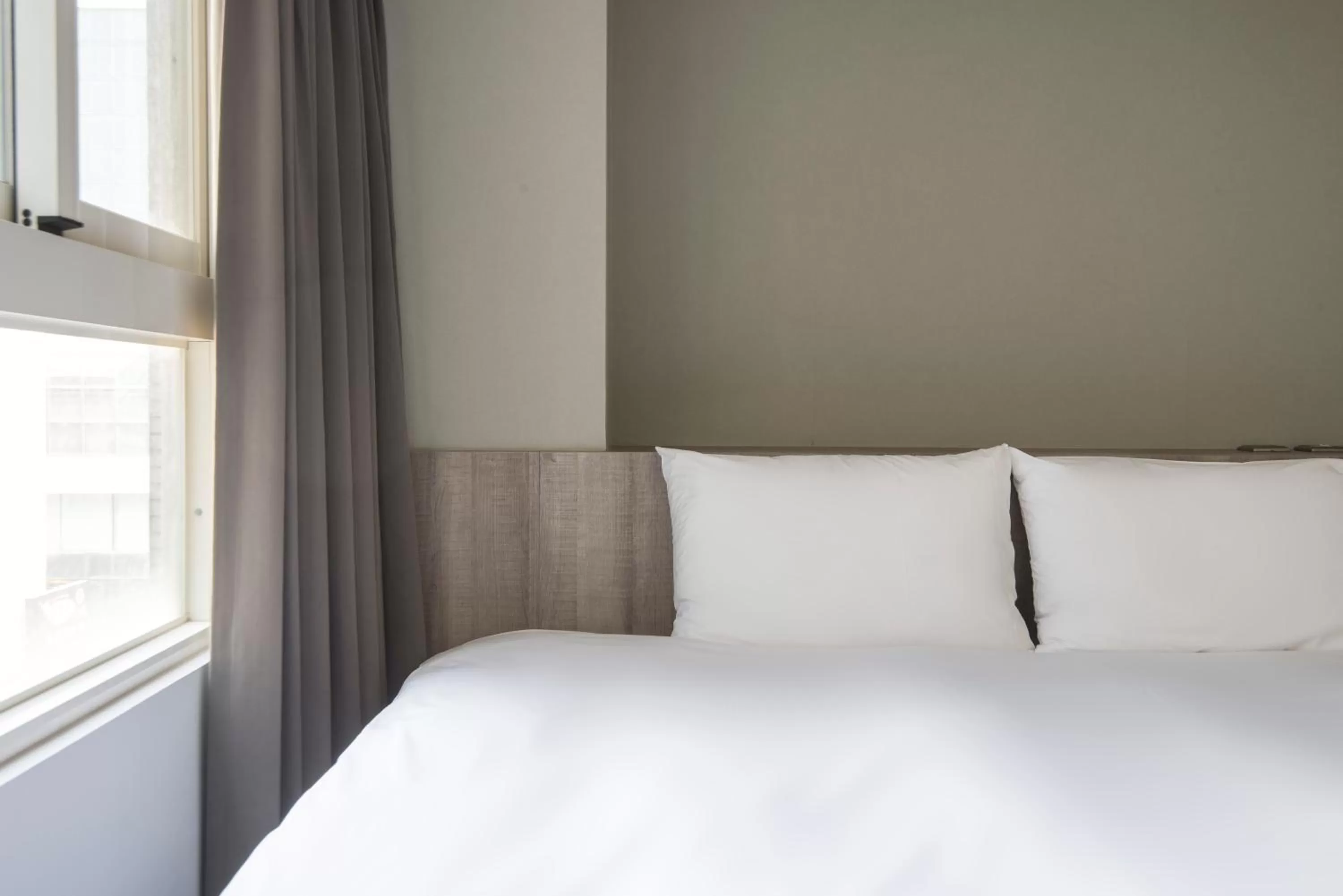 Bed in Sparrow Hotel