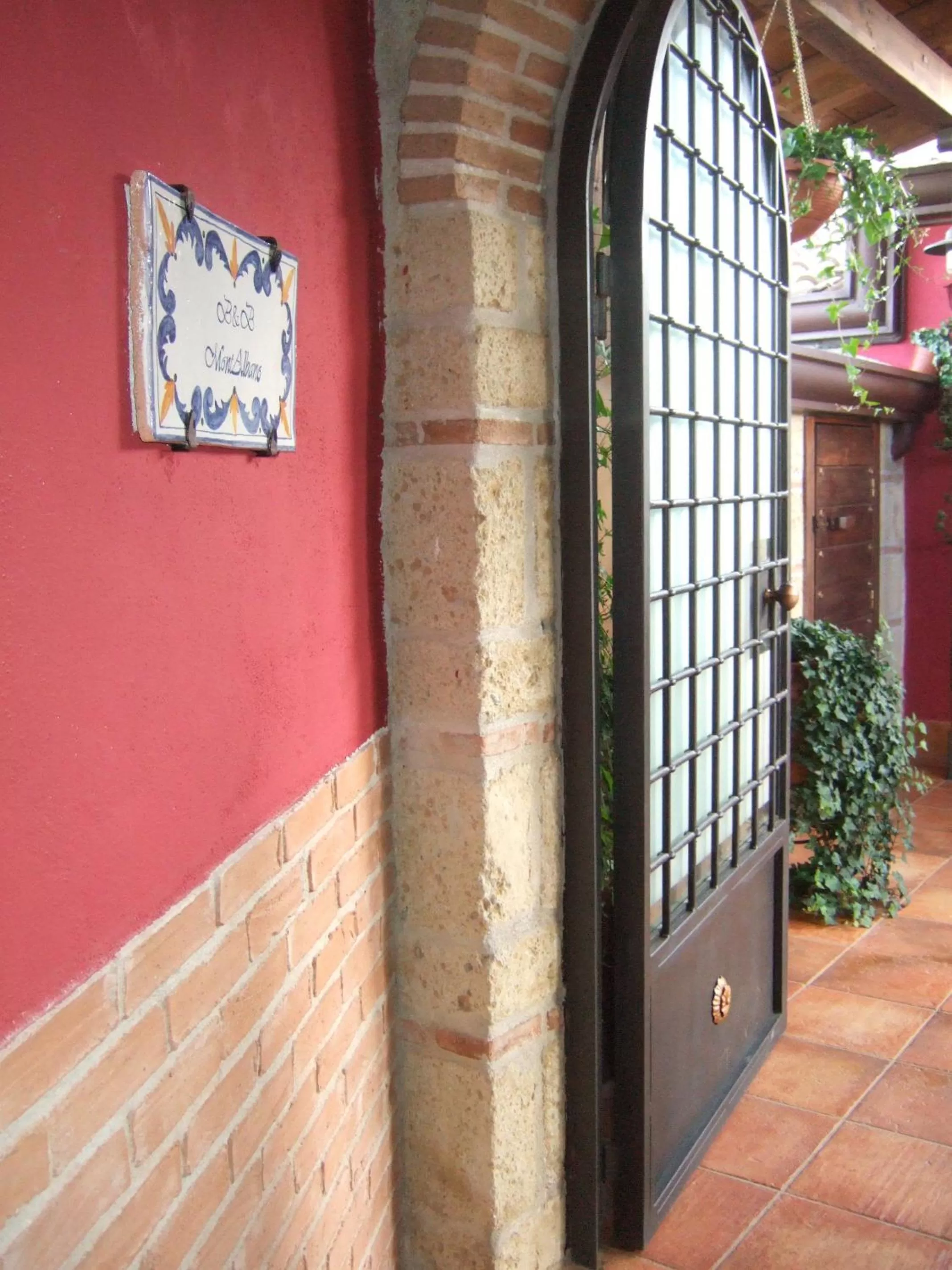 Facade/entrance in B&B MontAlbano