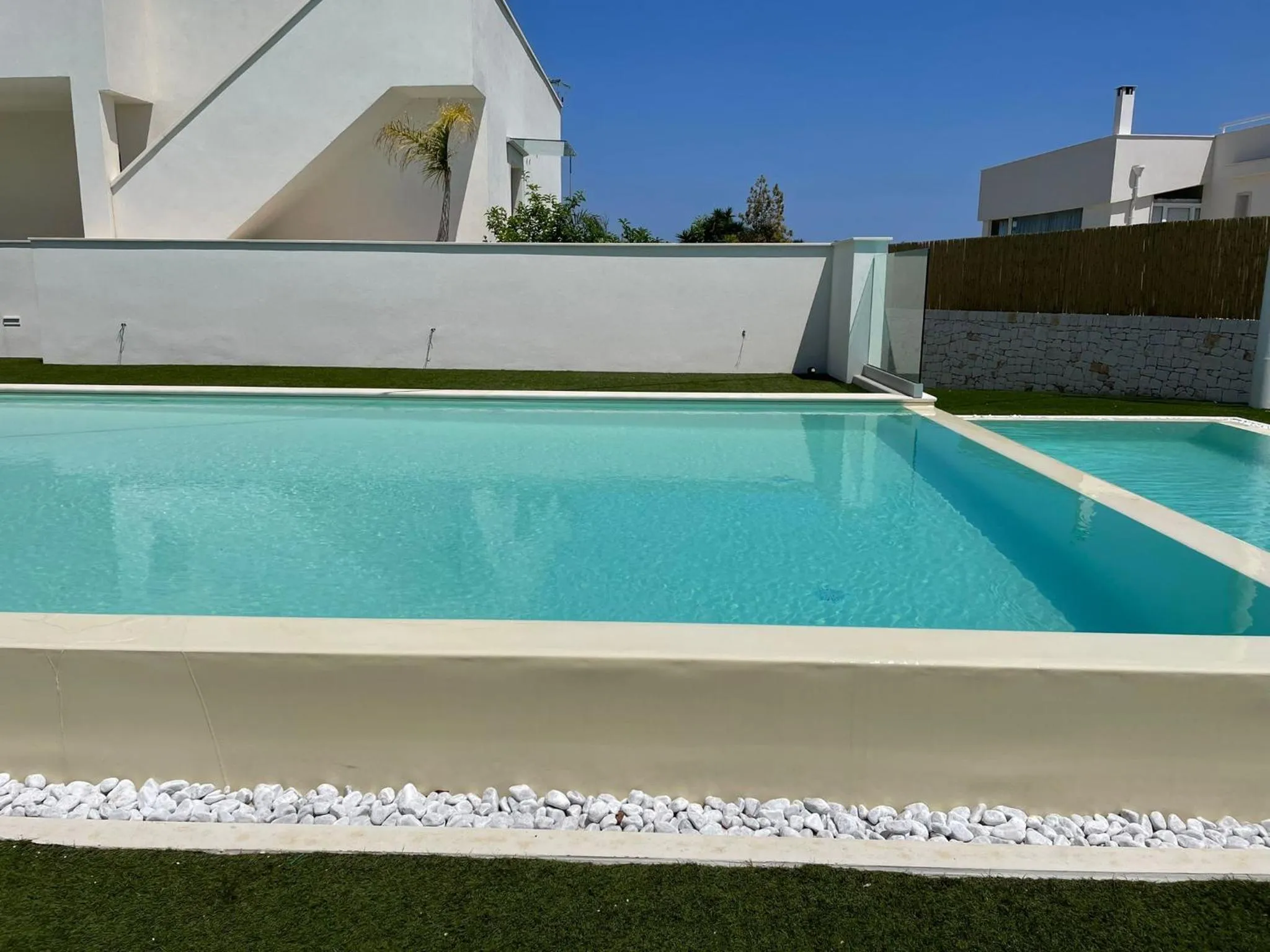 Swimming pool in Tuo Hotel