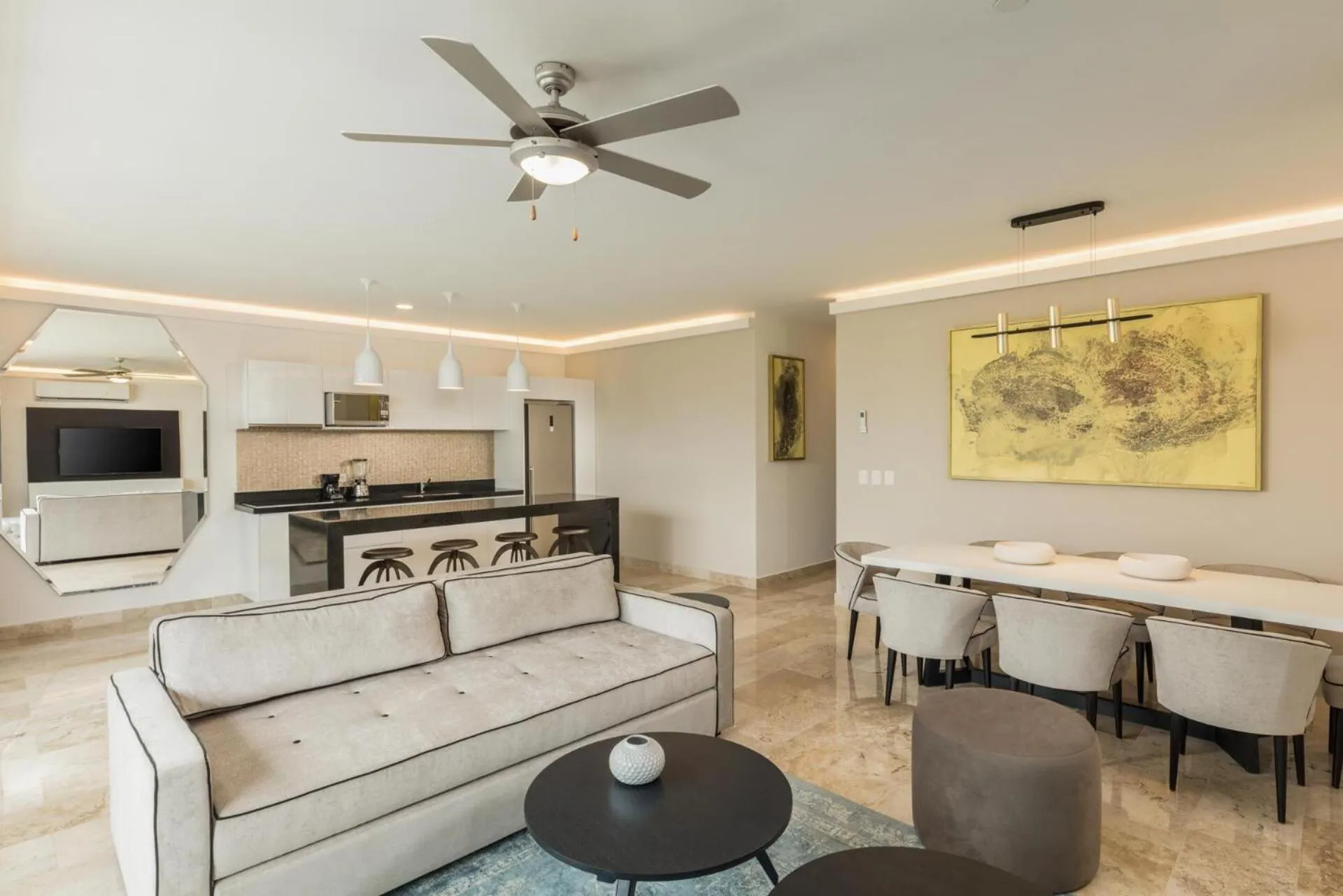 Kitchen or kitchenette in Serenity Hotel Boutique By Alsol