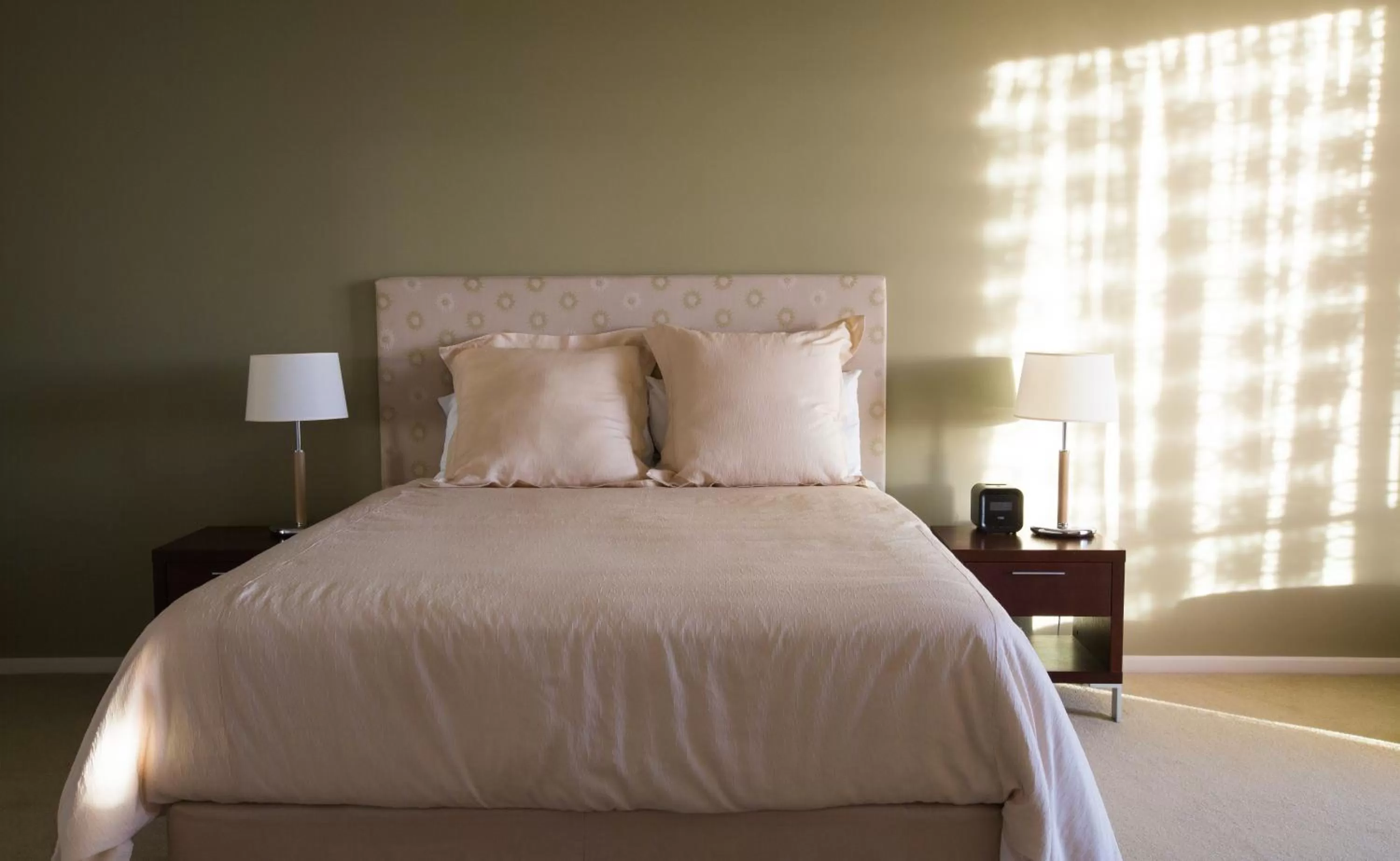 Bedroom, Bed in Lady Bay Resort
