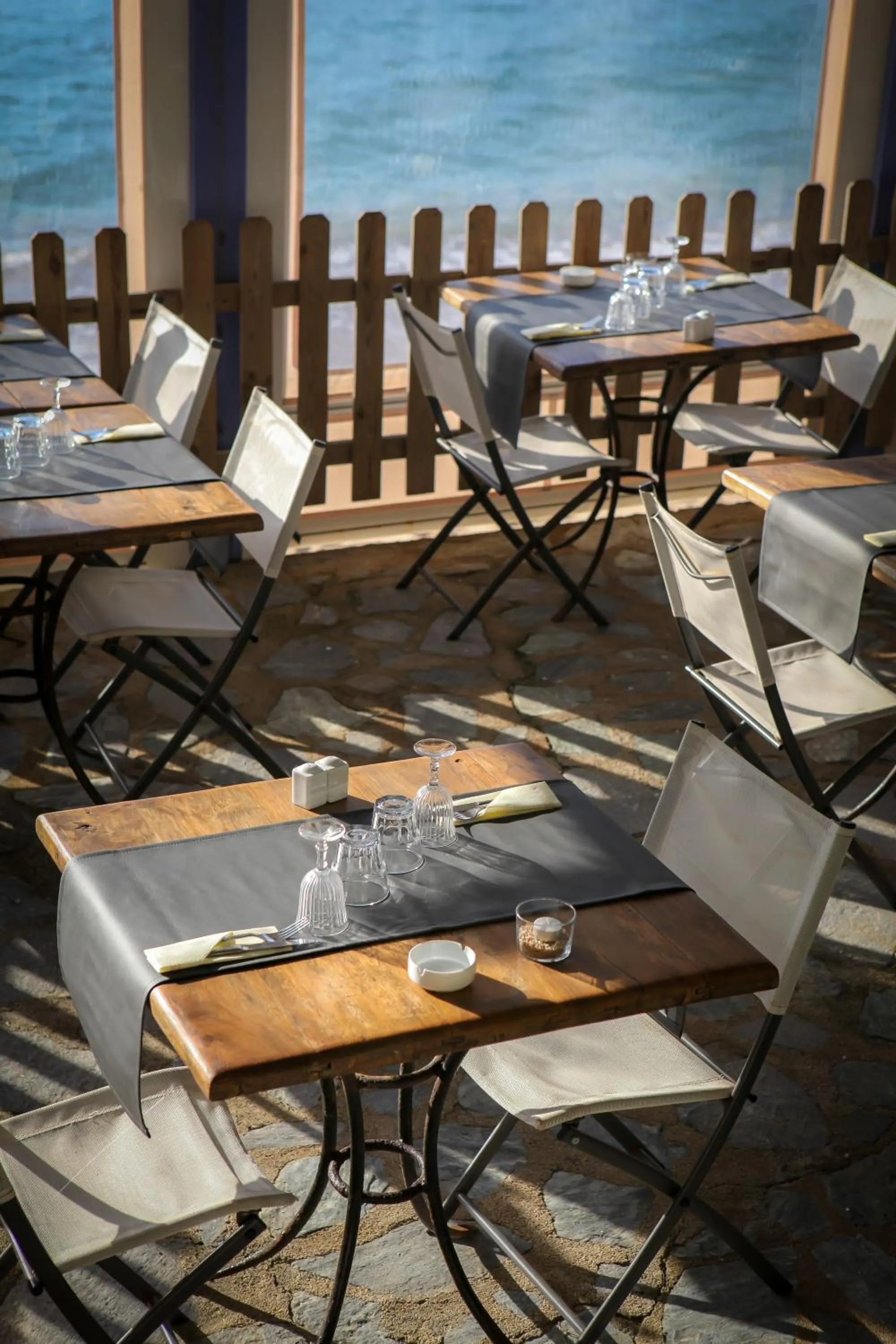 Restaurant/places to eat in Hotel Roc E Mare