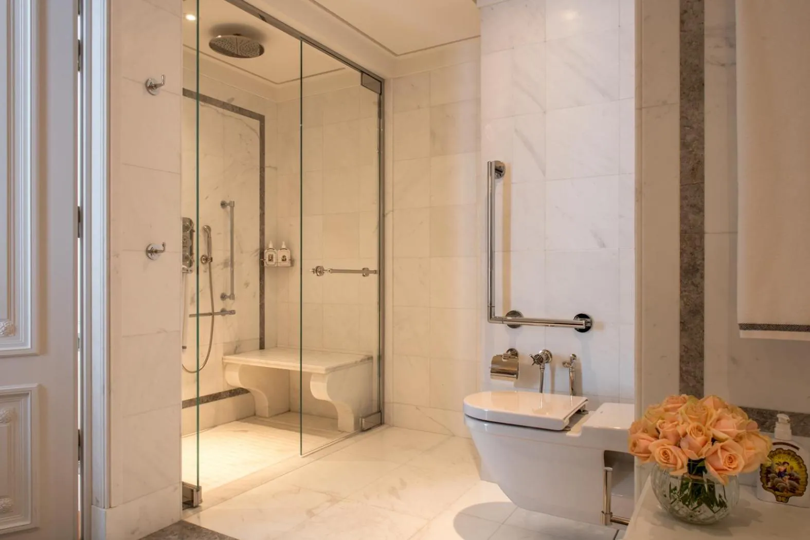 Shower in Hotel de Crillon