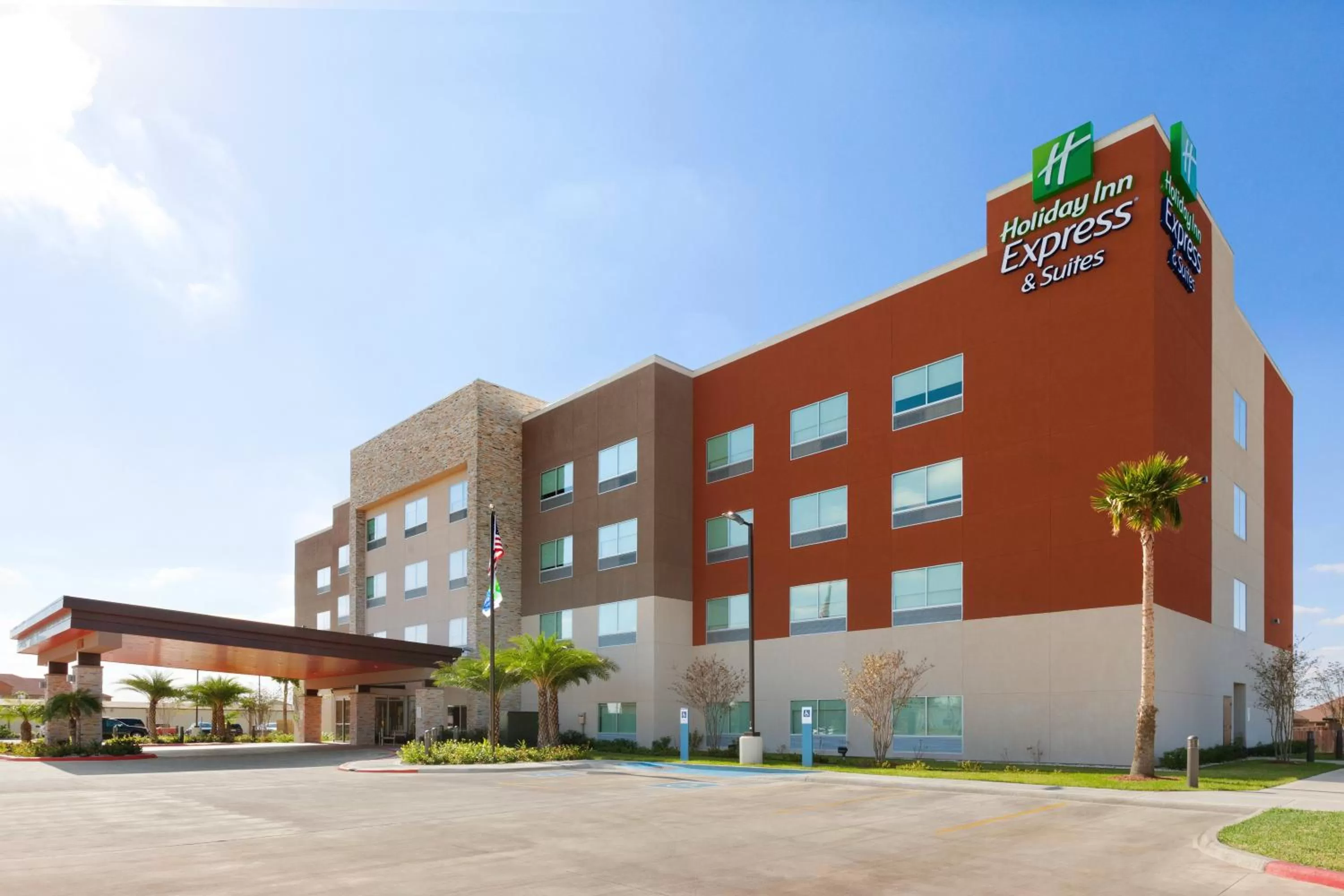 Property building in Holiday Inn Express & Suites Edinburg- Mcallen Area, an IHG Hotel