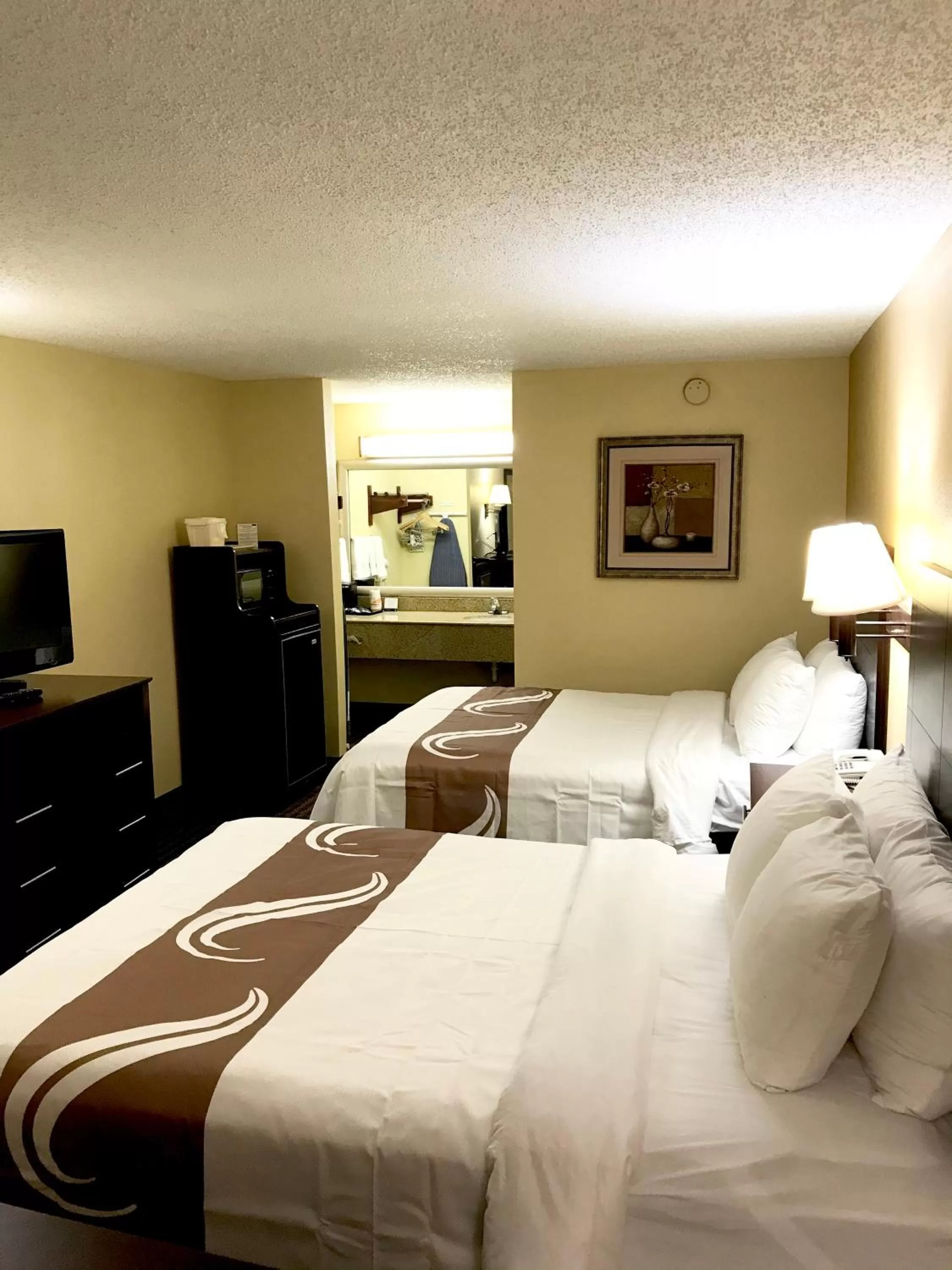 Bed in Quality Inn Franklin South