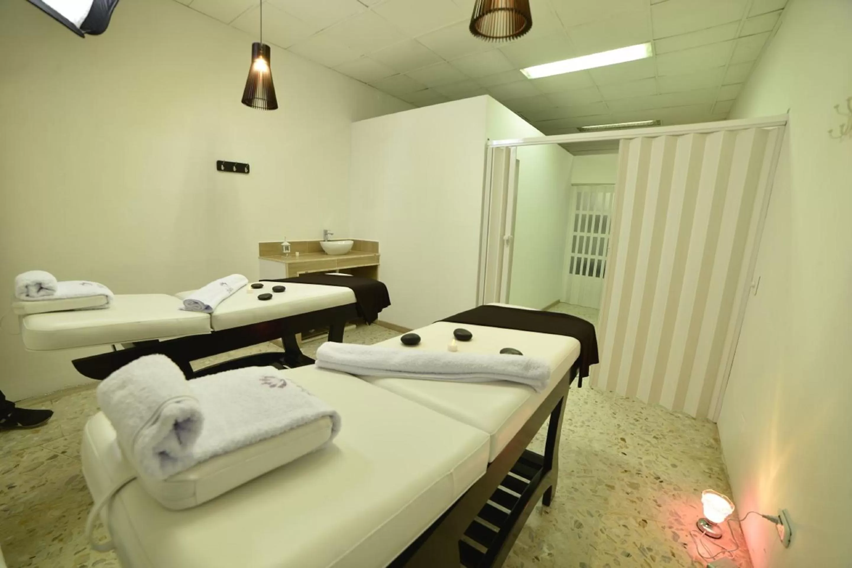 Massage in Torre de Cali Plaza Hotel