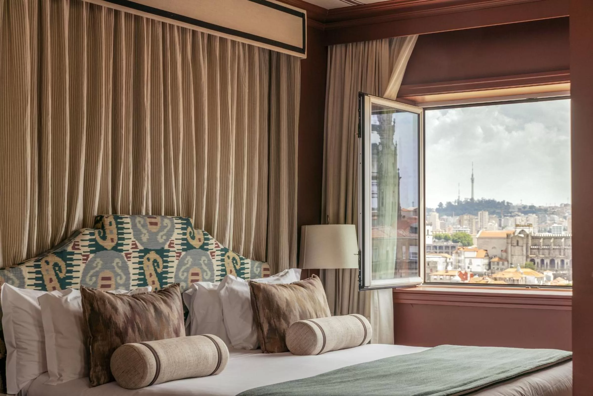 Bed in Hospes Infante Sagres Porto - Small Luxury Hotels Of The World