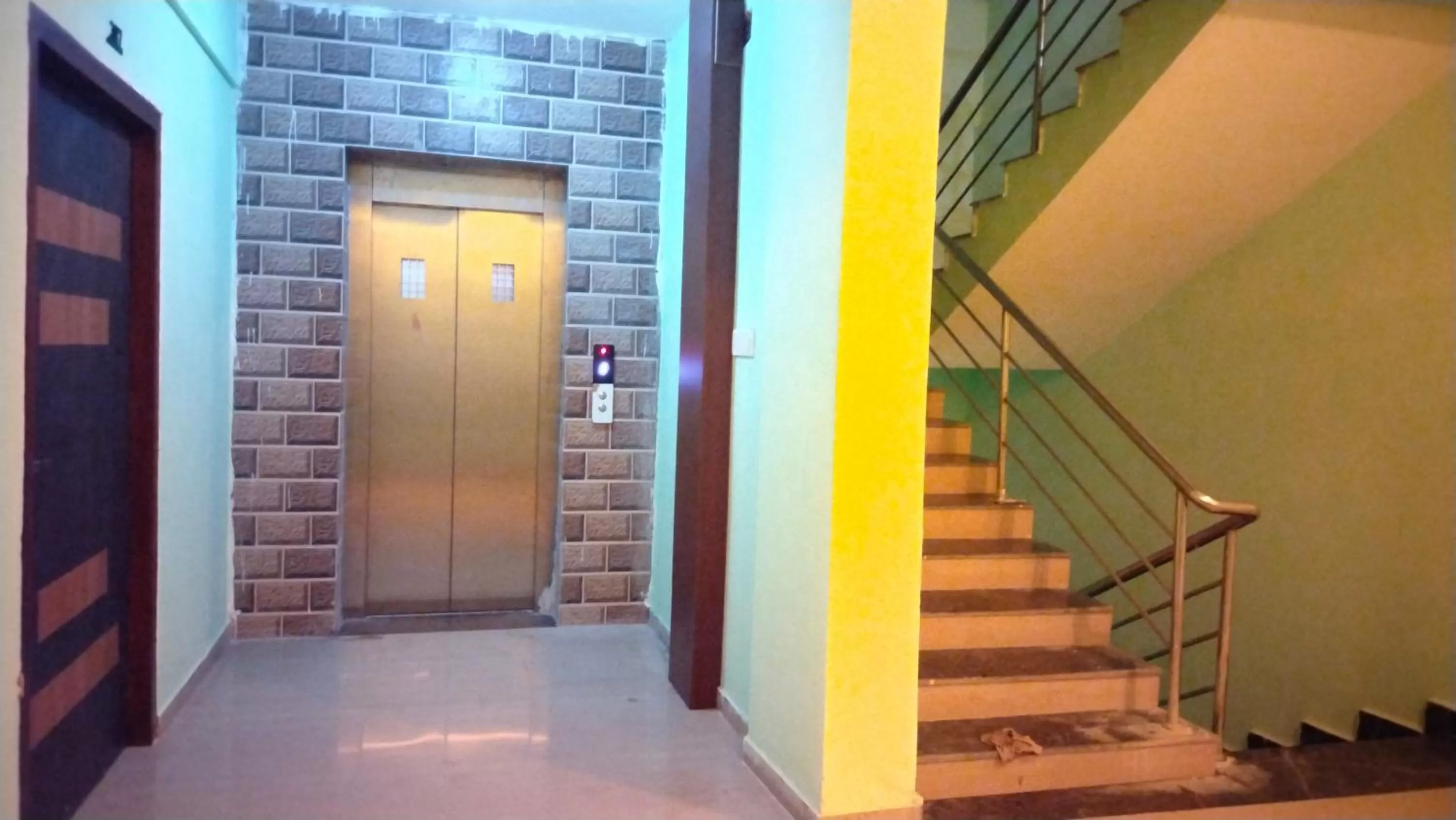 elevator in HOTEL PURI GREENS