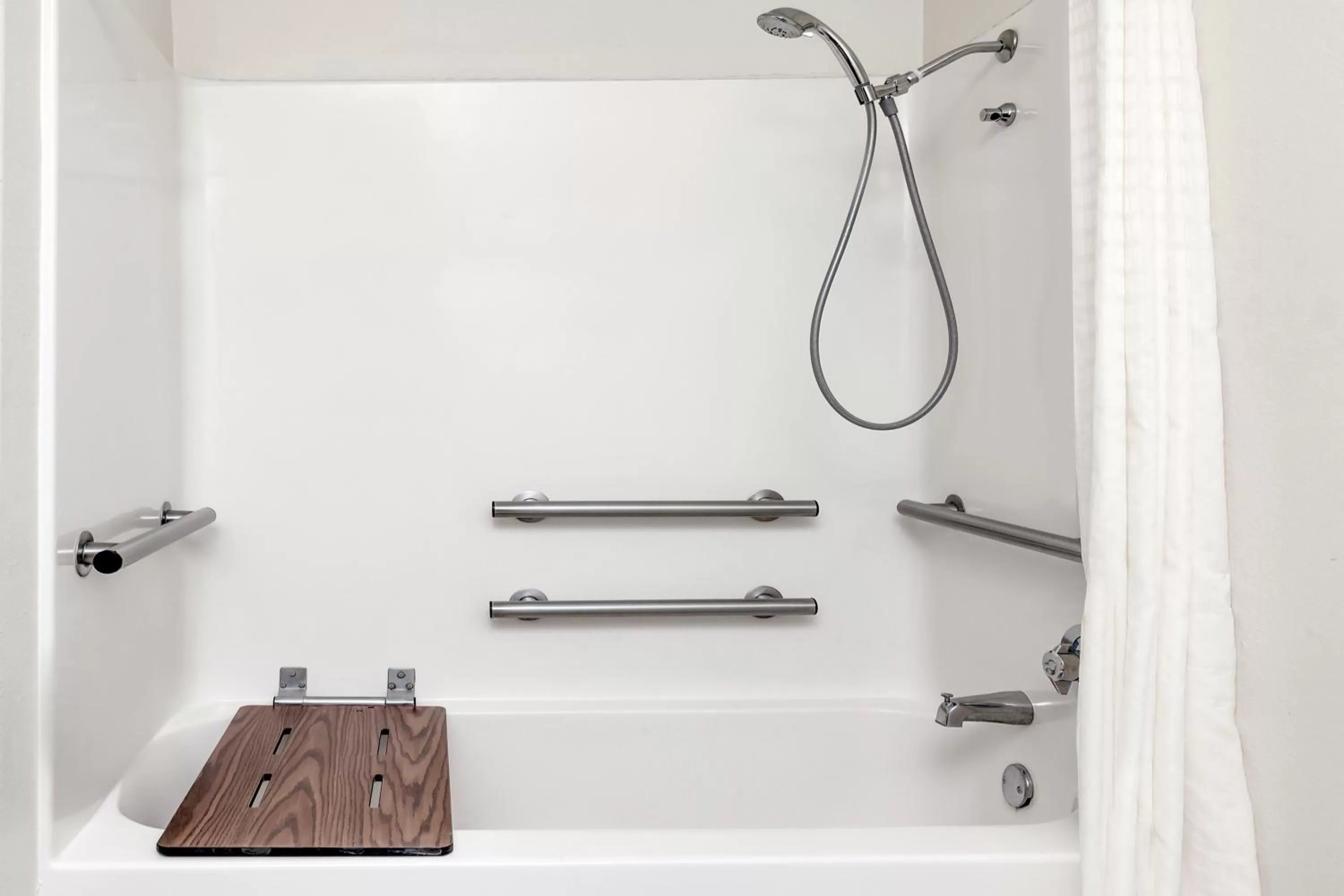 Bathroom in Howard Johnson by Wyndham Scott Lafayette