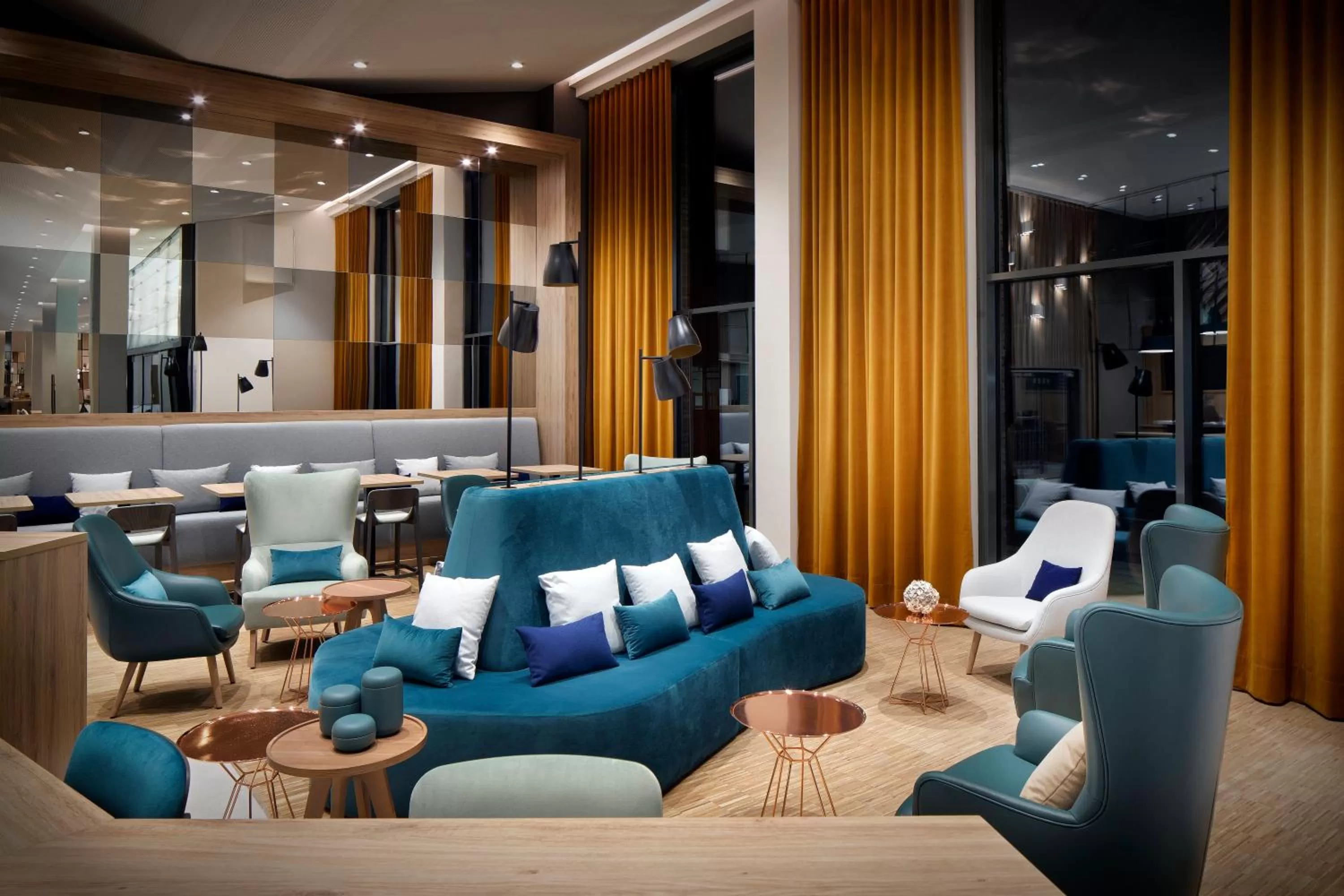 Lounge or bar in Holiday Inn - Hamburg - HafenCity by IHG