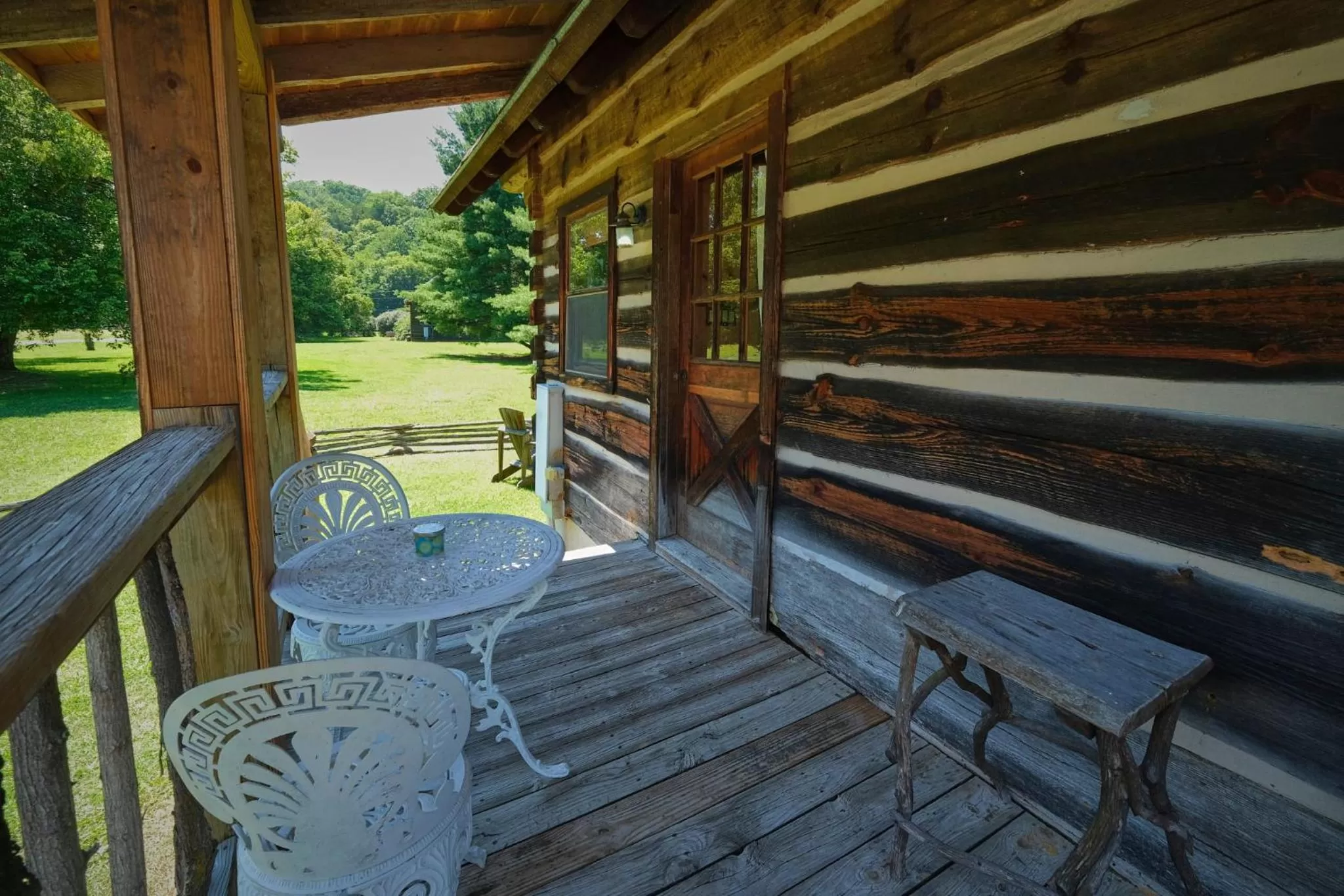 Creekwalk Inn Bed and Breakfast with Cabins