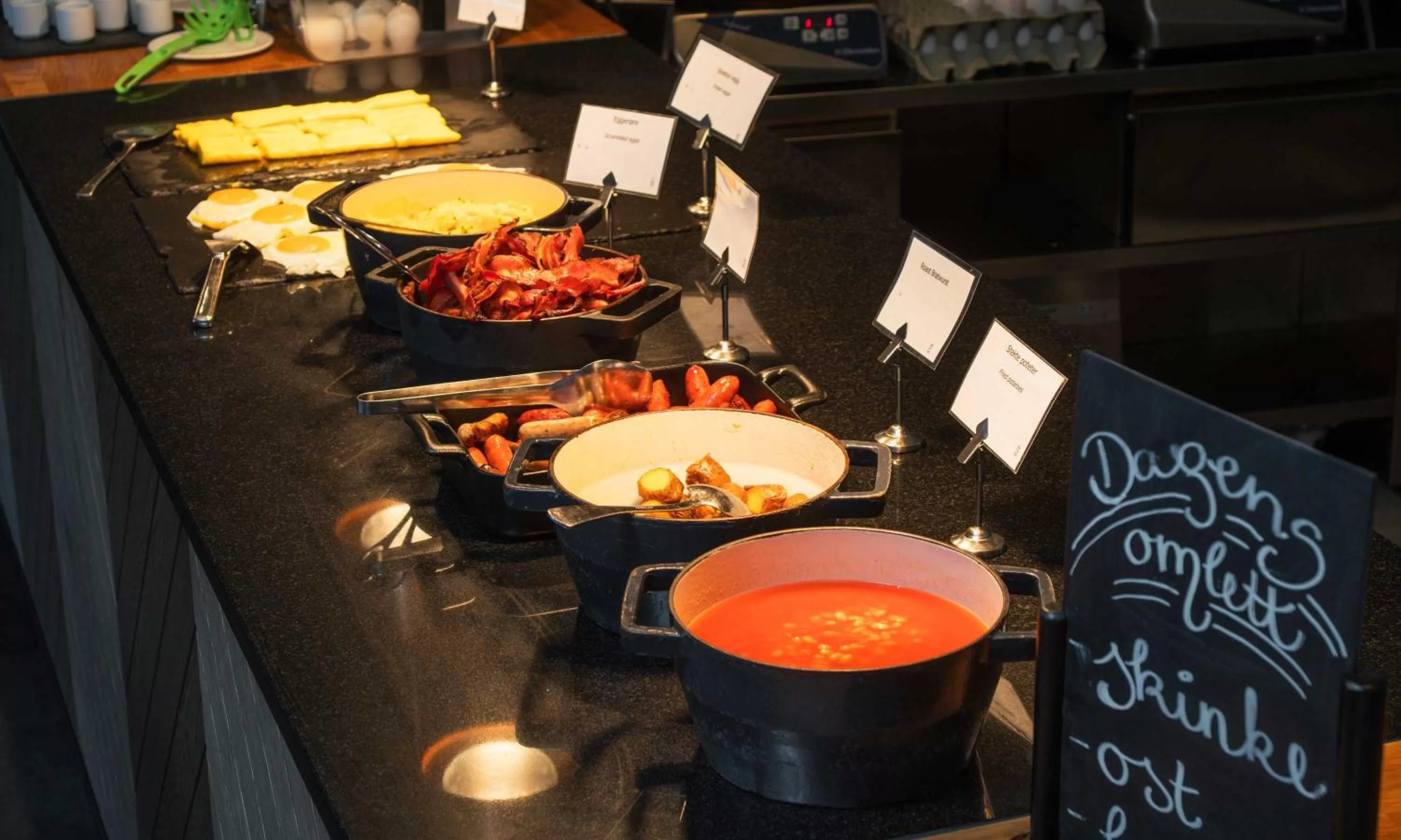 Buffet breakfast in Thon Partner Hotel Ullevaal Stadion