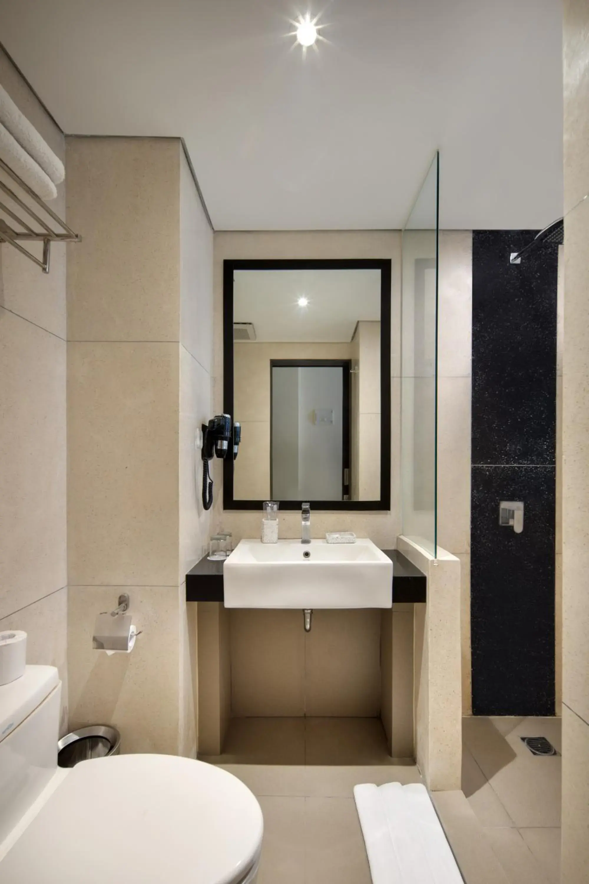 Twin Room with Balcony in Fashion Hotel Legian Twin Room with Balcony in Fashion Hotel Legian