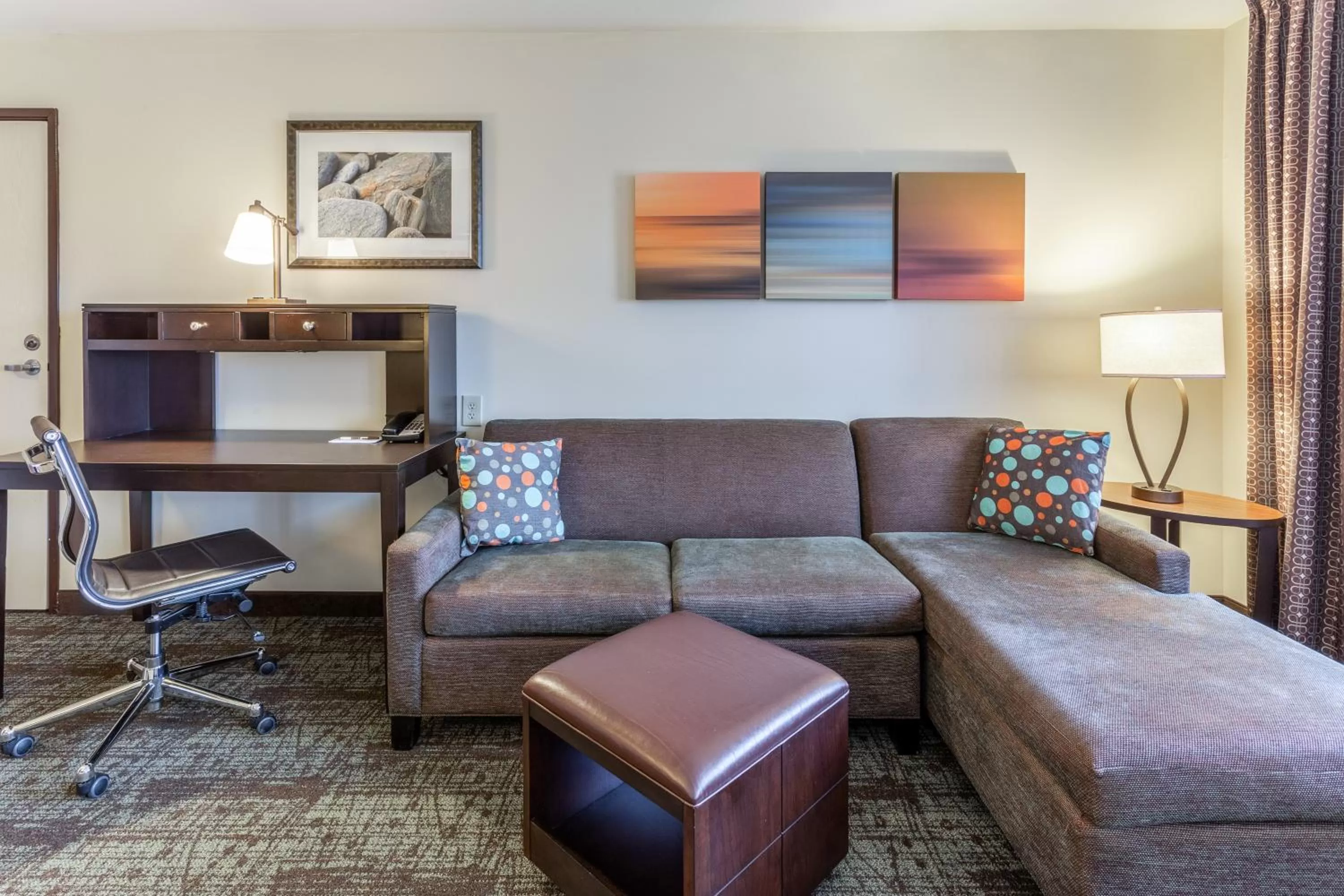 Living room in Staybridge Suites Davenport by IHG