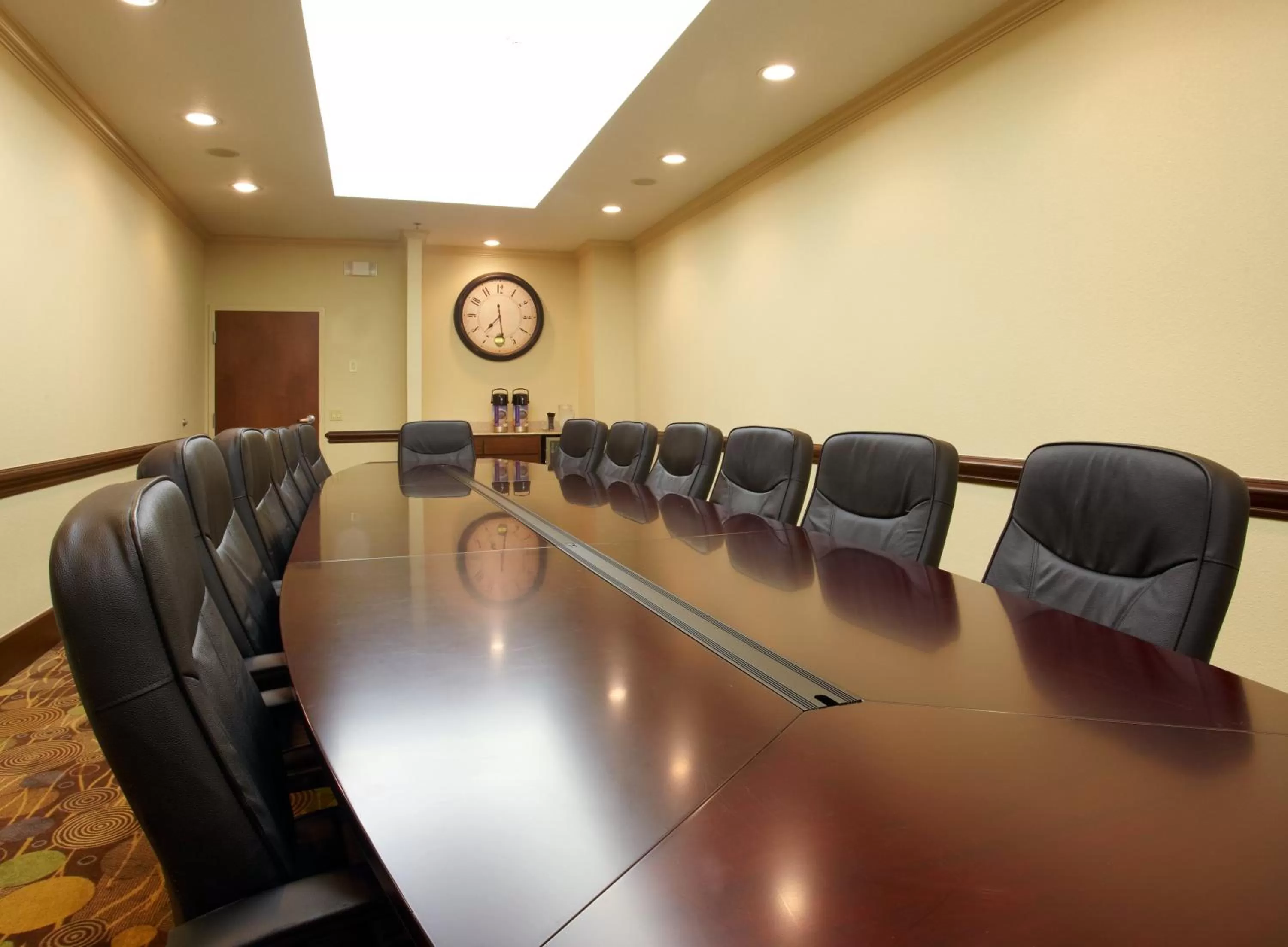 Meeting/conference room in Holiday Inn Express & Suites Deer Park by IHG
