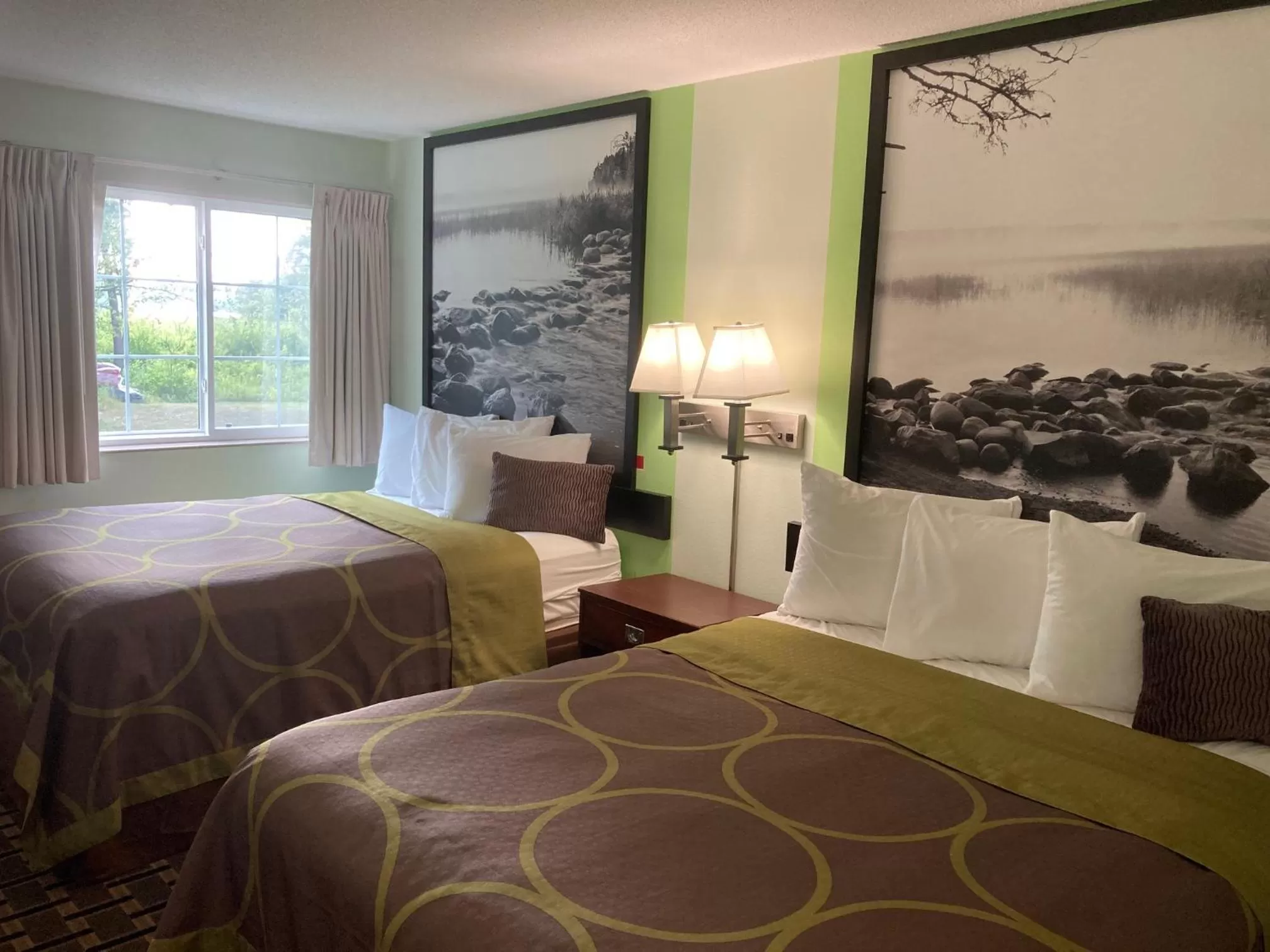 Bed in Super 8 by Wyndham Chisago City