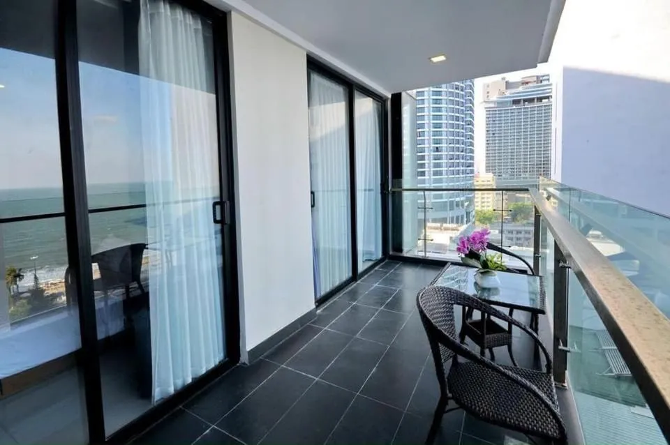 Holi Beach Hotel & Apartments