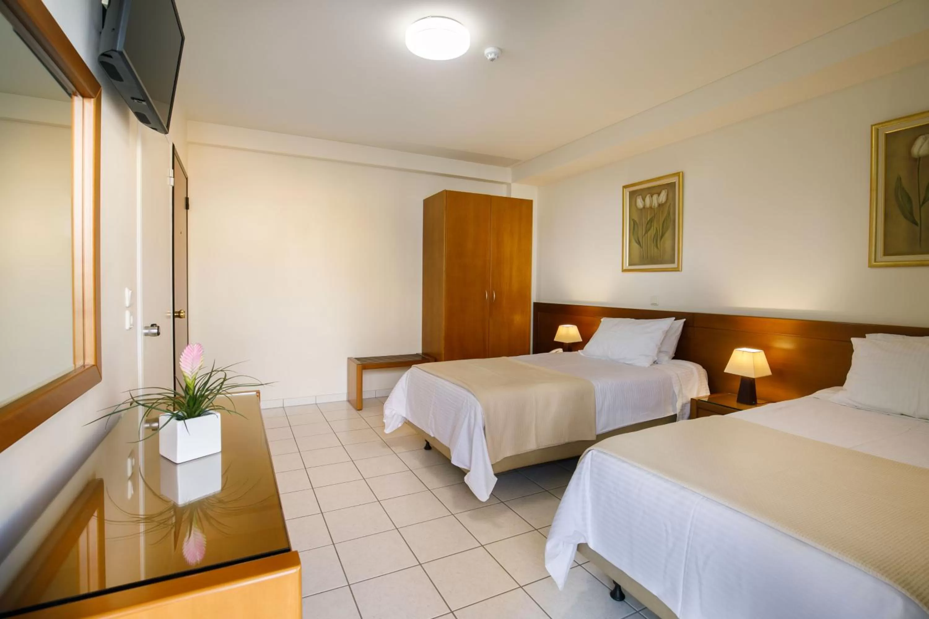 Bed in Hotel ΑΤΗΙΝΑ