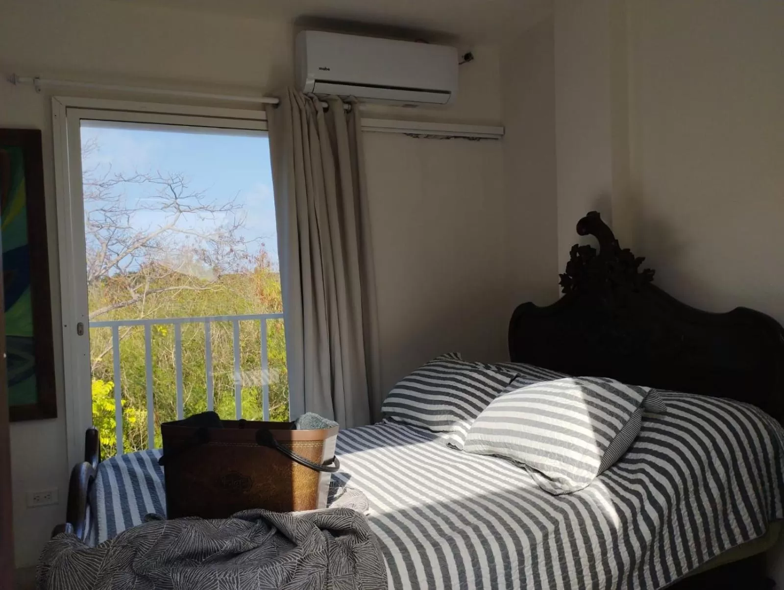 Photo of the whole room, Bed in Sunset Paradise