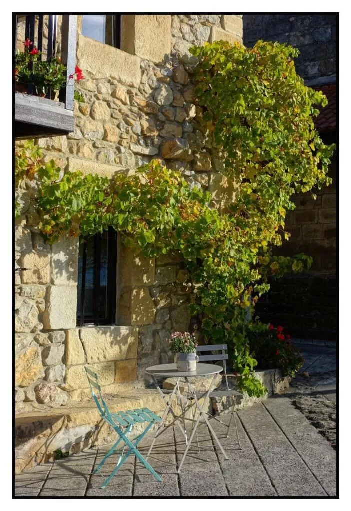 Facade/entrance in Hotel Garaiko Landetxea