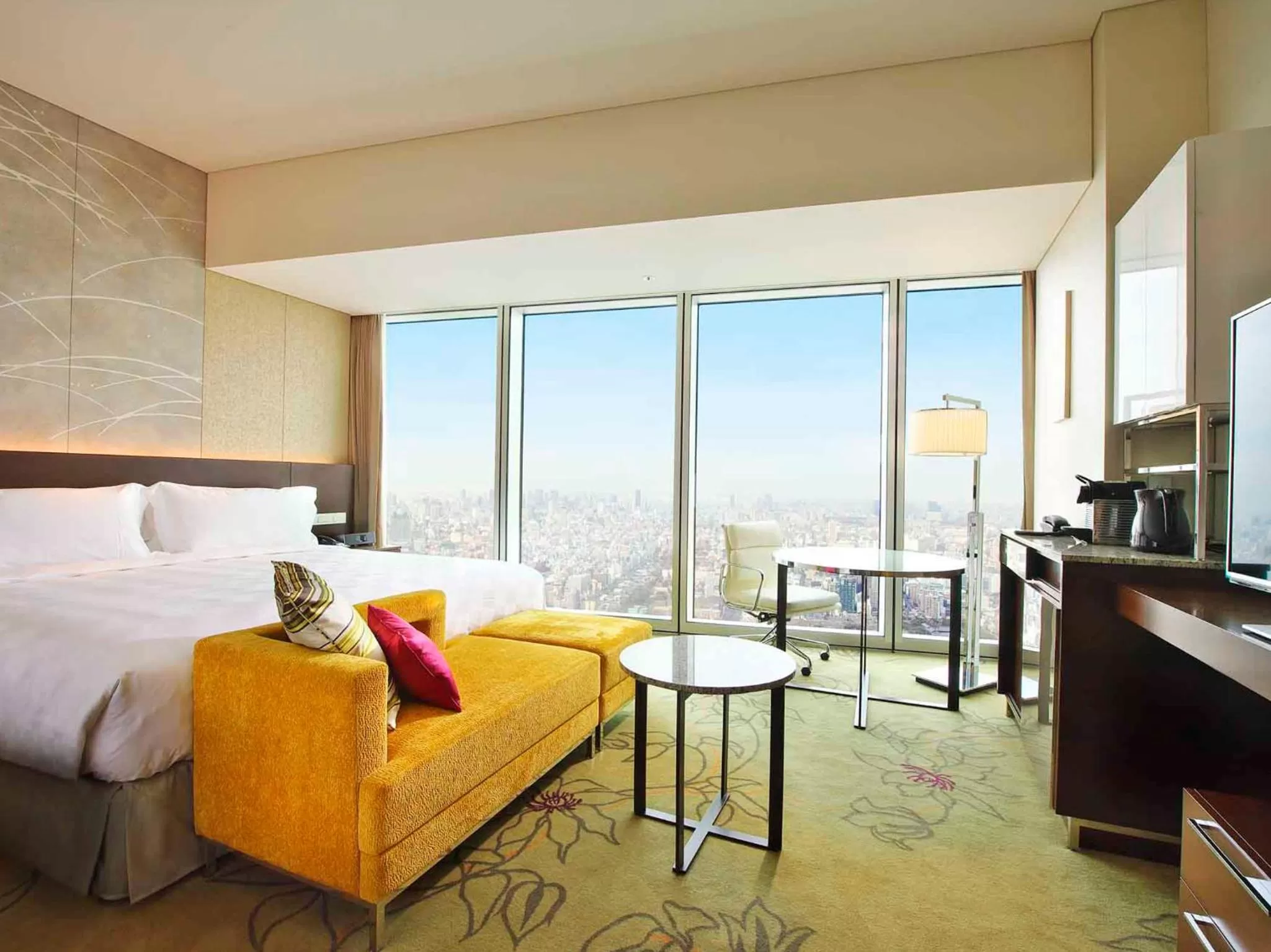 Deluxe King Room - Non-Smoking in Osaka Marriott Miyako Hotel