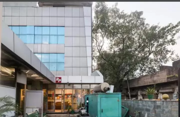Property building in Hotel Royal Plaza, 4 min from Chandigarh Railway Station