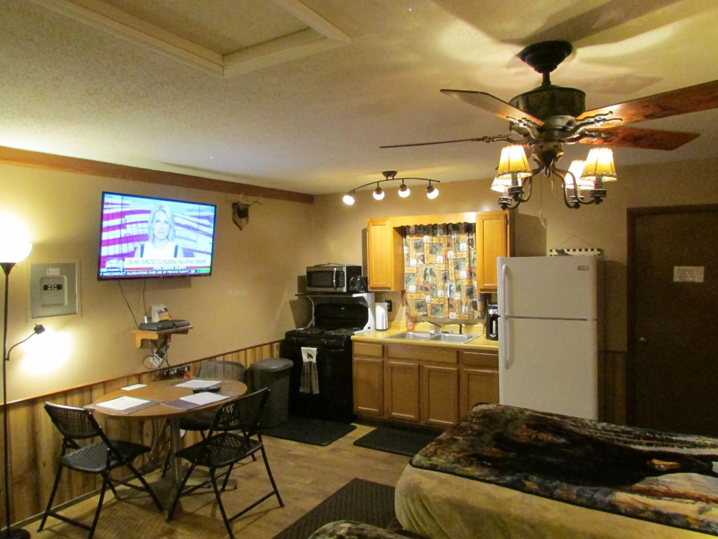 Lounge/Bar in Best Bear Lodge