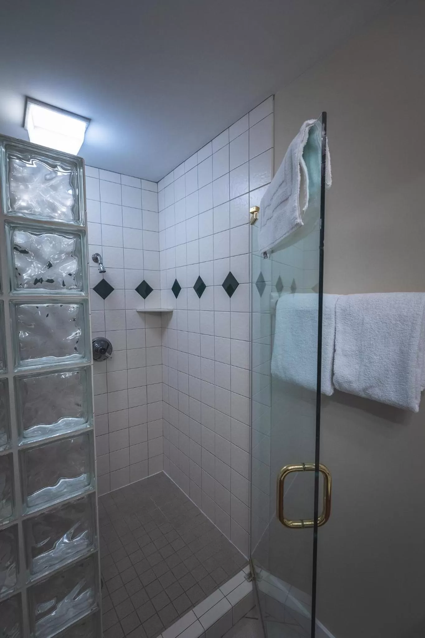 Shower in Caribou Highlands Lodge