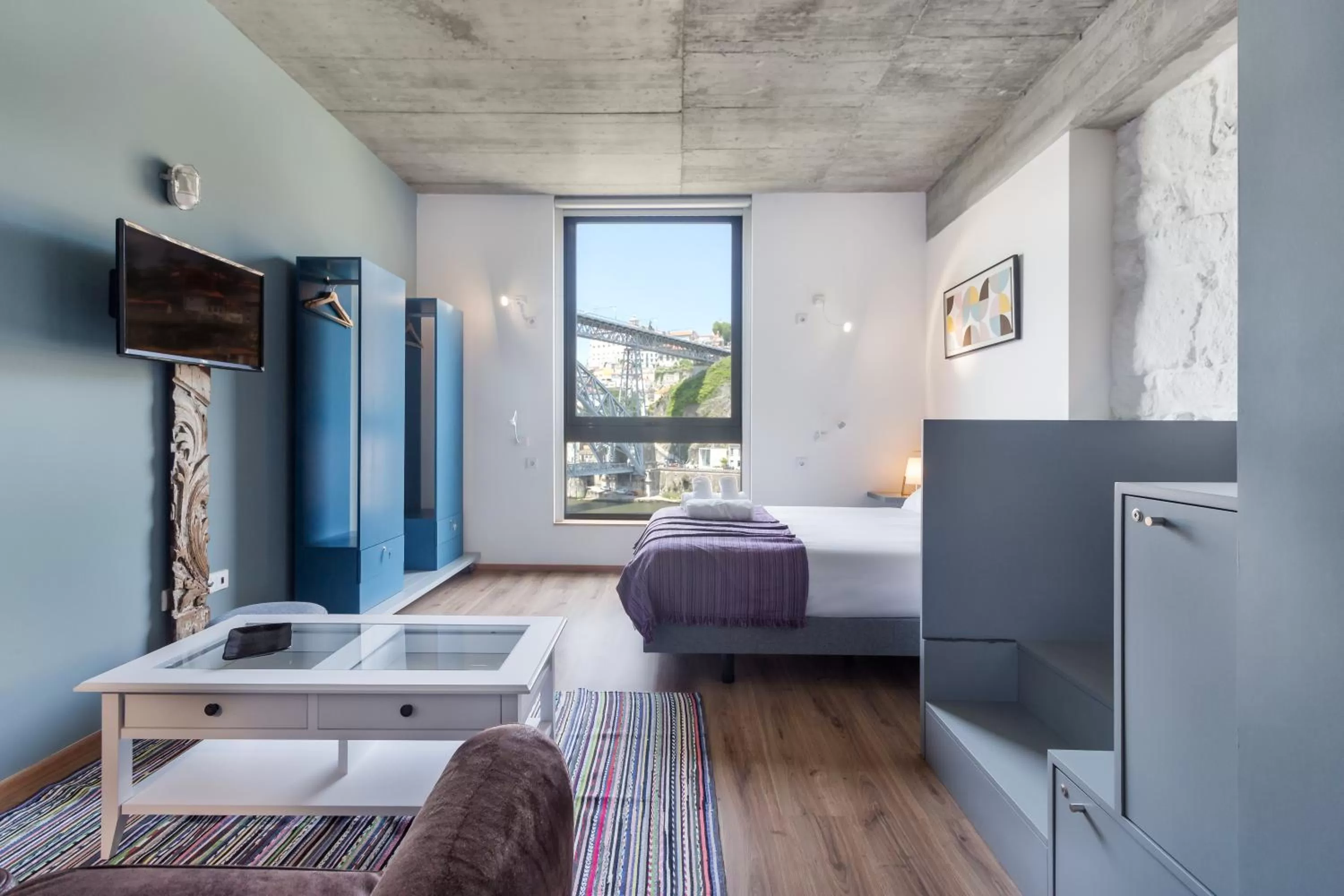 View (from property/room), Bed in Bridge It - Suites & Views