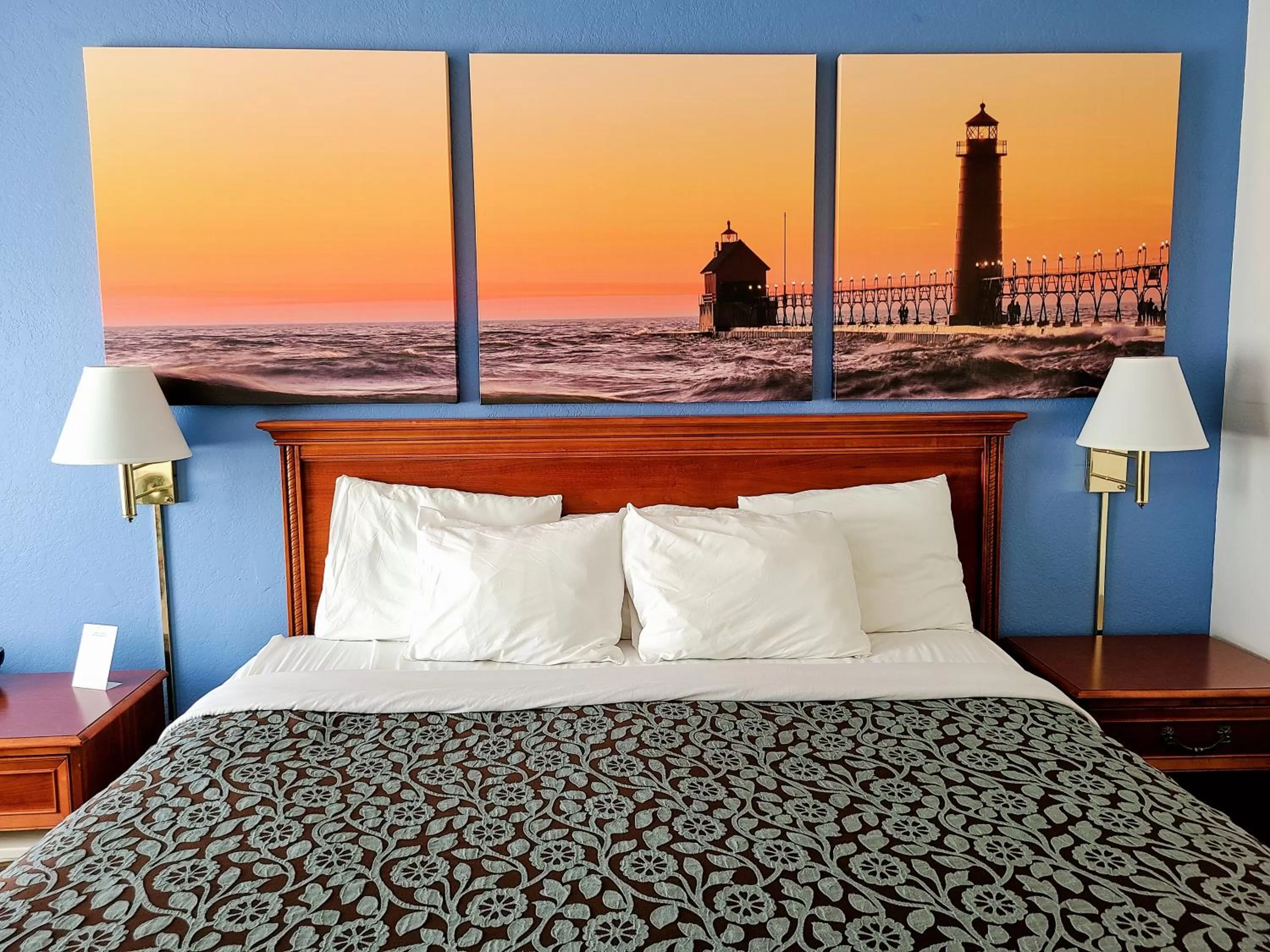 King Room - Non-Smoking in Days Inn by Wyndham Holland