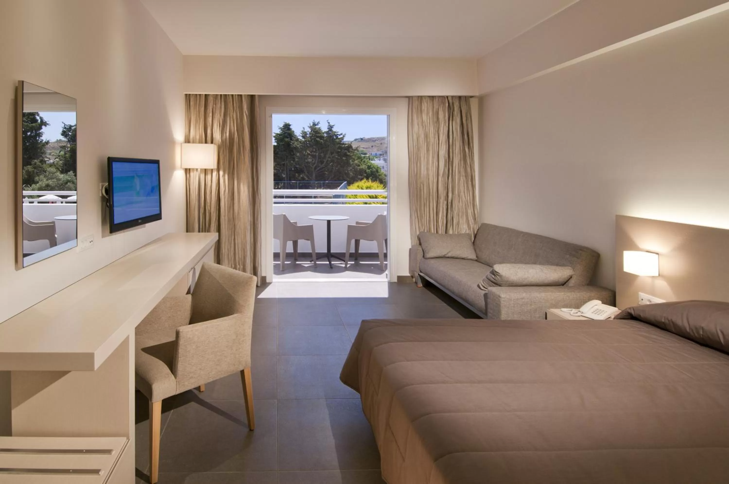 Bedroom, Bed in Platanista Hotel