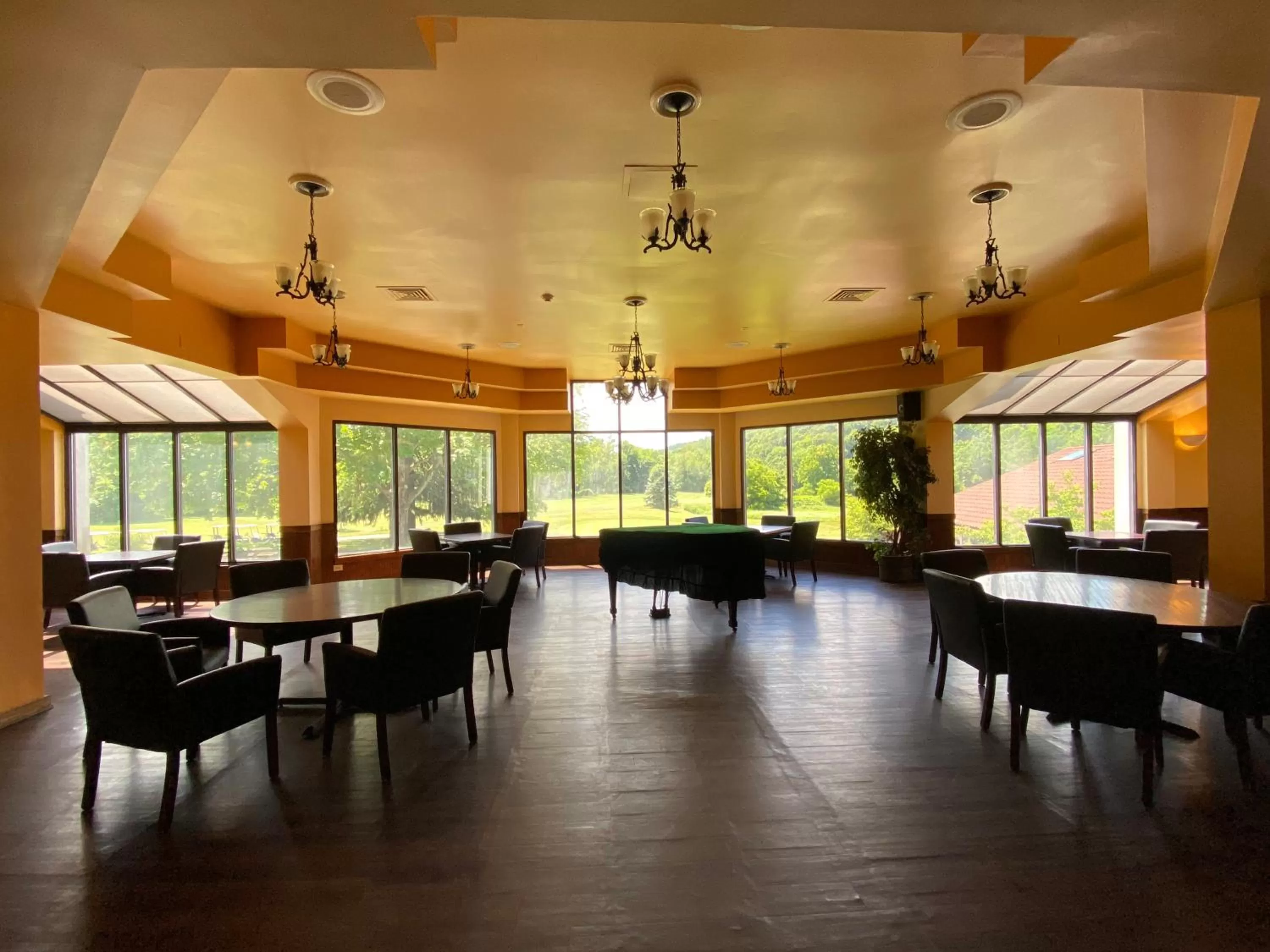 Restaurant/places to eat in Shawnee Inn and Golf Resort