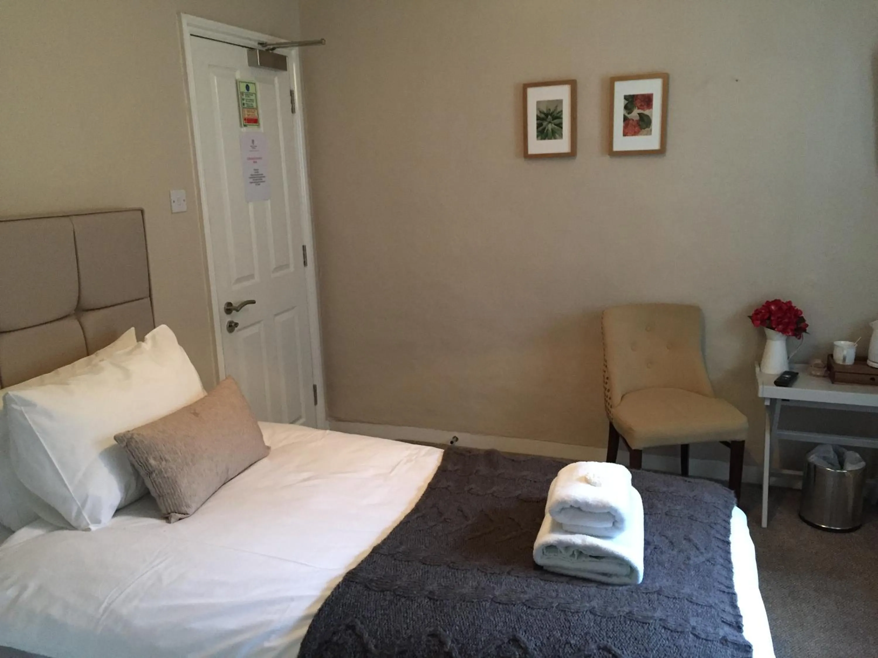 Coffee/tea facilities, Bed in The Swan Hotel Bar and Grill