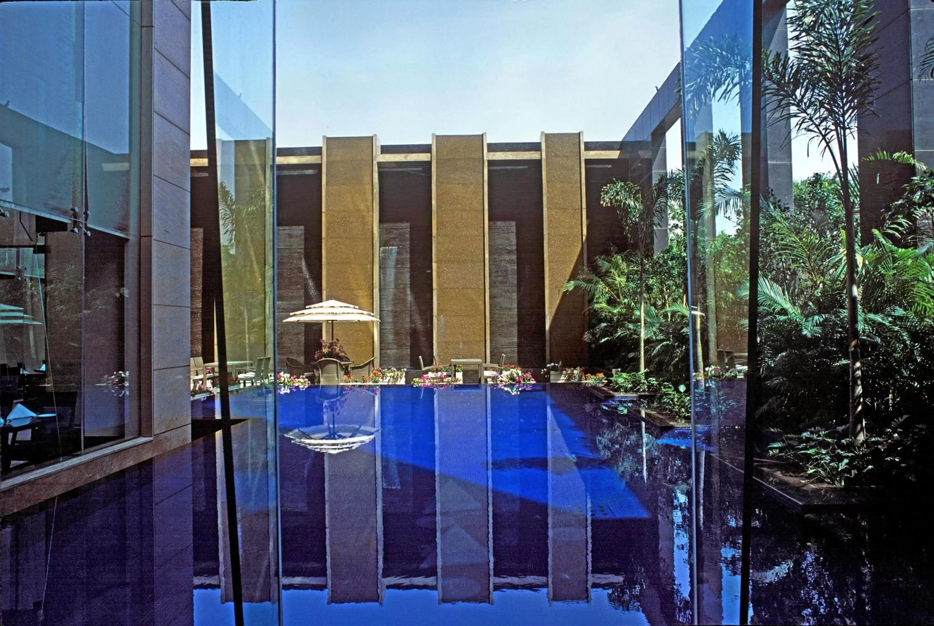 Area and facilities in Radisson Noida