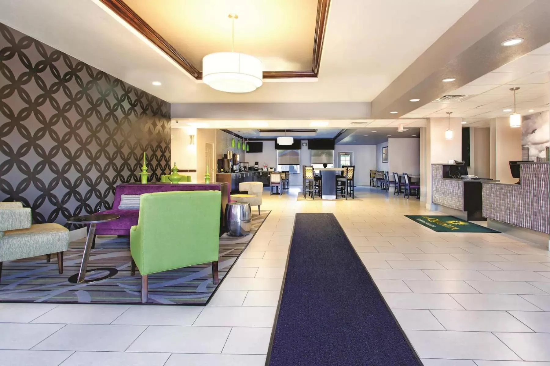 Property building in La Quinta by Wyndham Tampa Bay Area-Tampa South