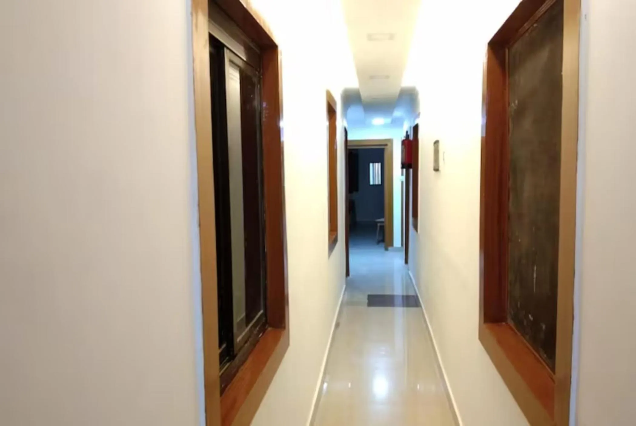 Lobby or reception in Goroomgo New Ashiyana Palace Varanasi