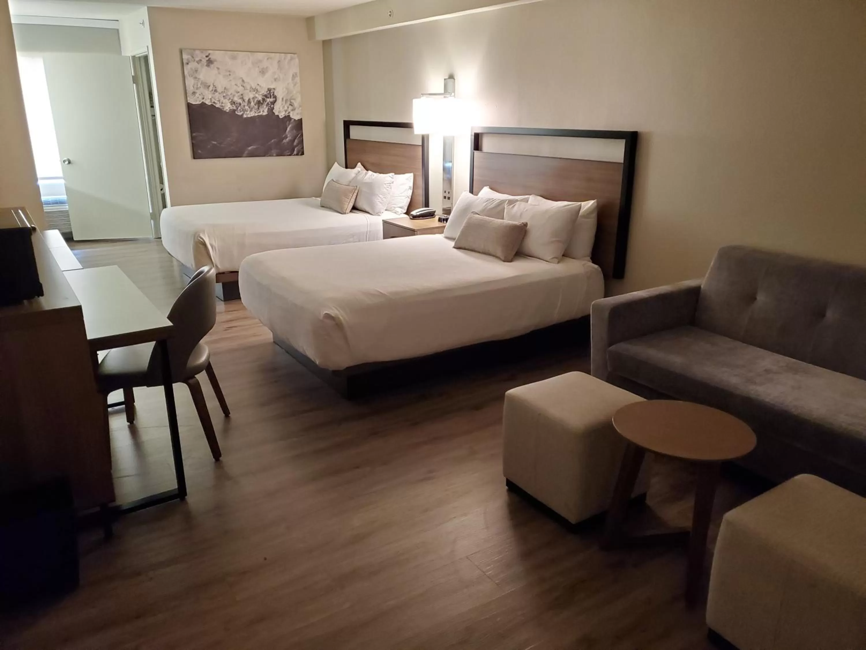 Bed in Wyndham Garden San Diego