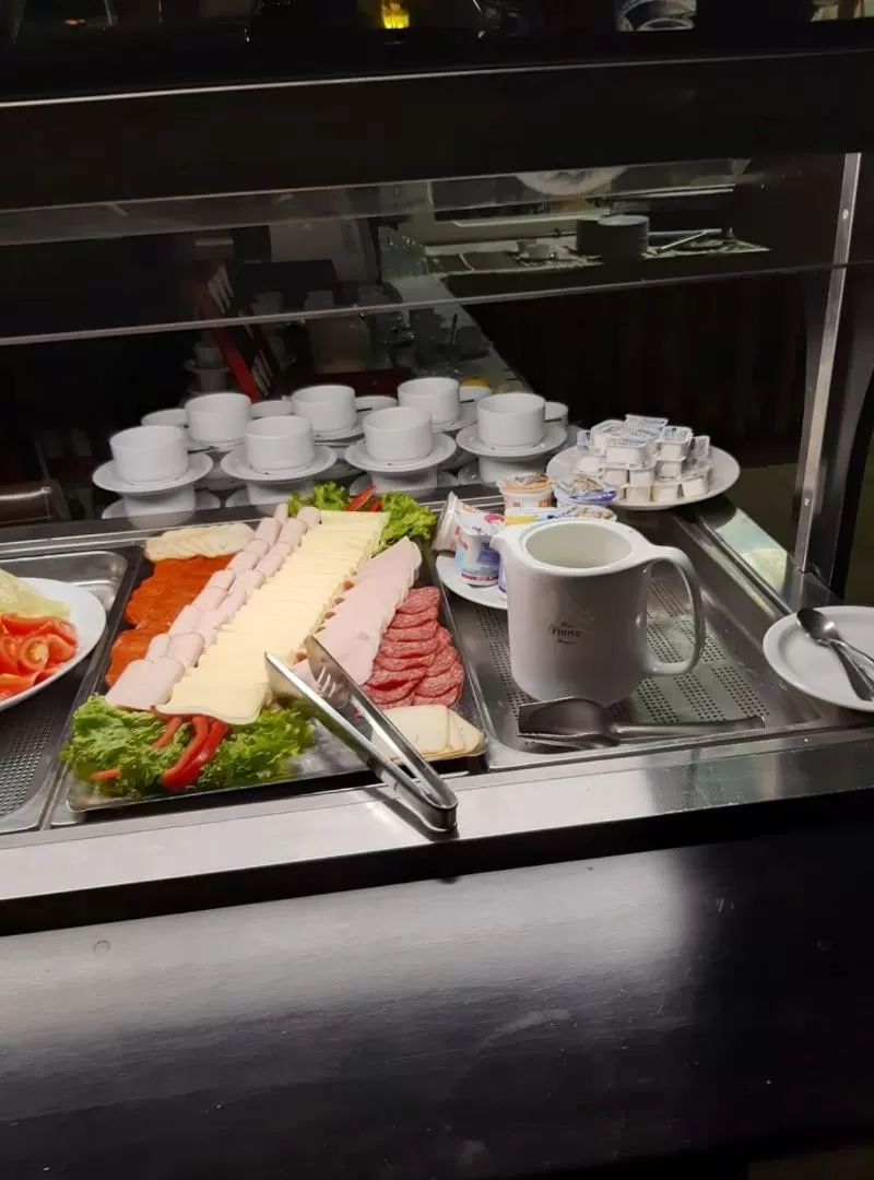 Buffet breakfast in Fiume Hotel