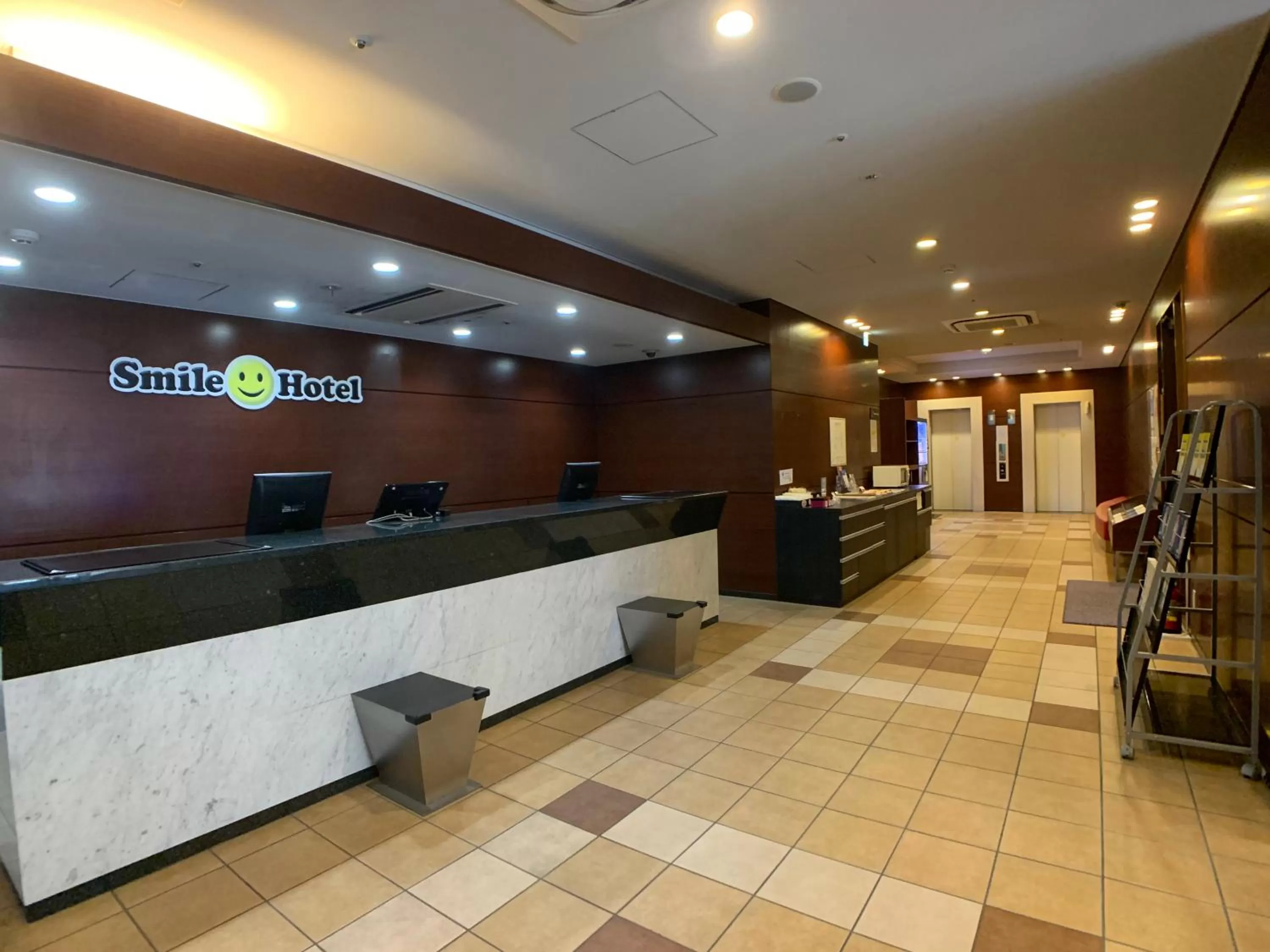 Lobby or reception in Smile Hotel Nagoya Sakae