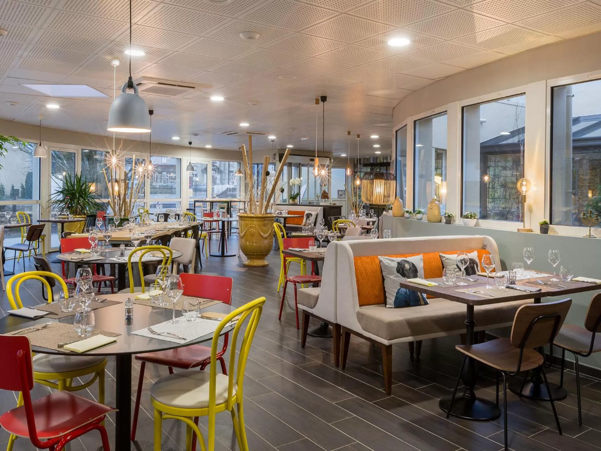 Restaurant/places to eat in BEST WESTERN La Porte des Châteaux