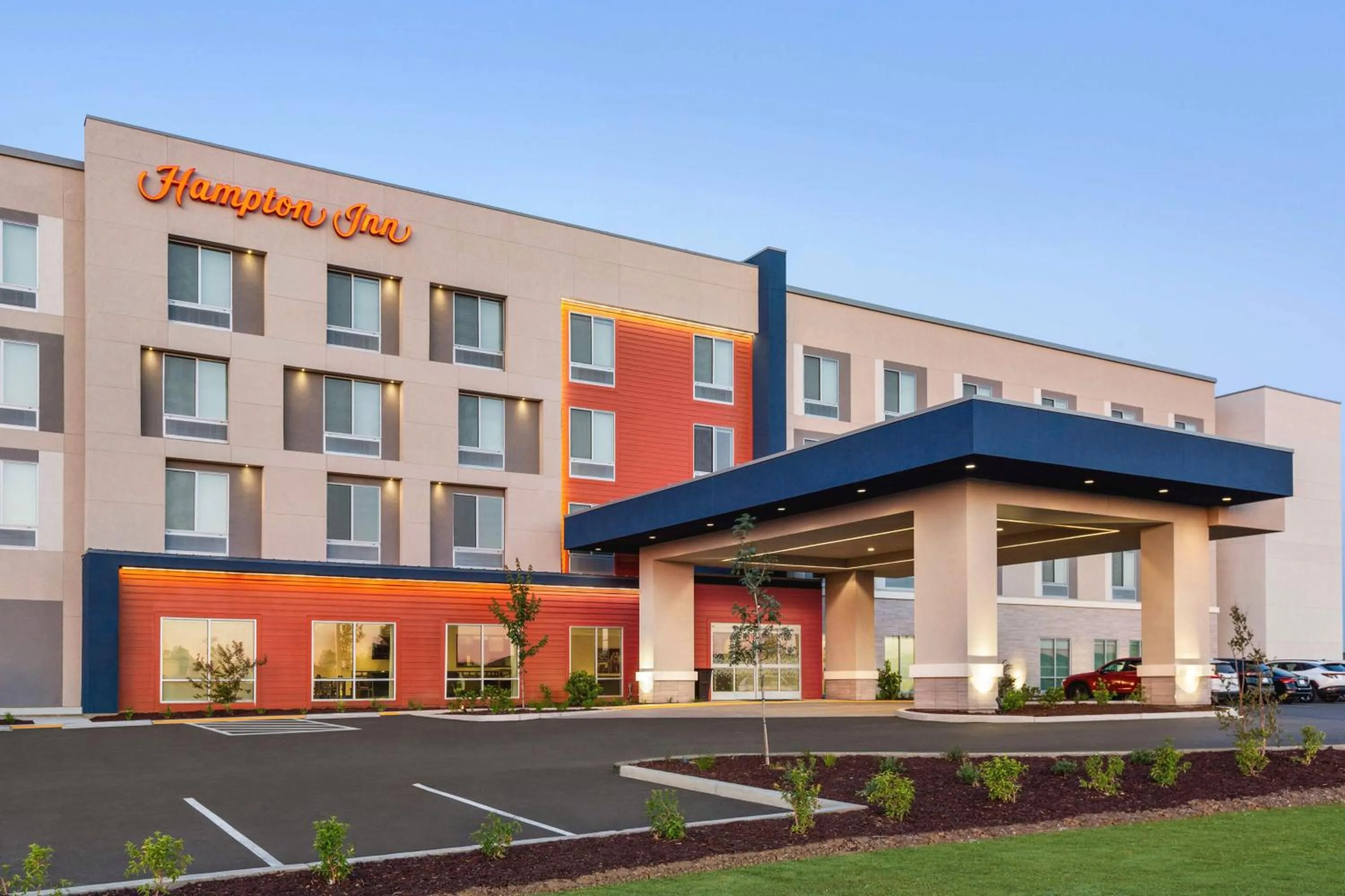 Property building in Hampton Inn Stockton, Ca