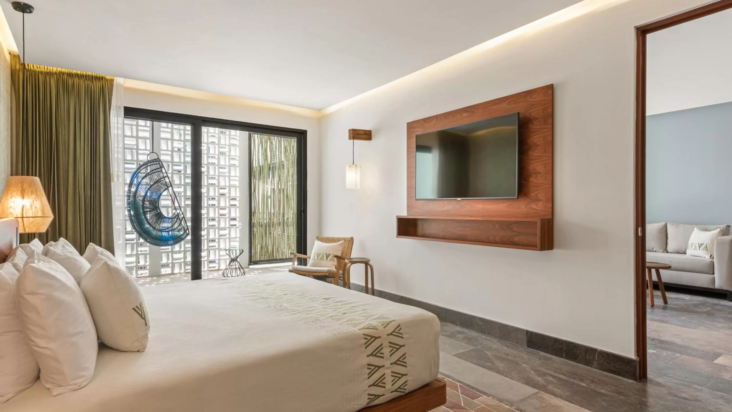 Bed in Wayam Mundo Imperial