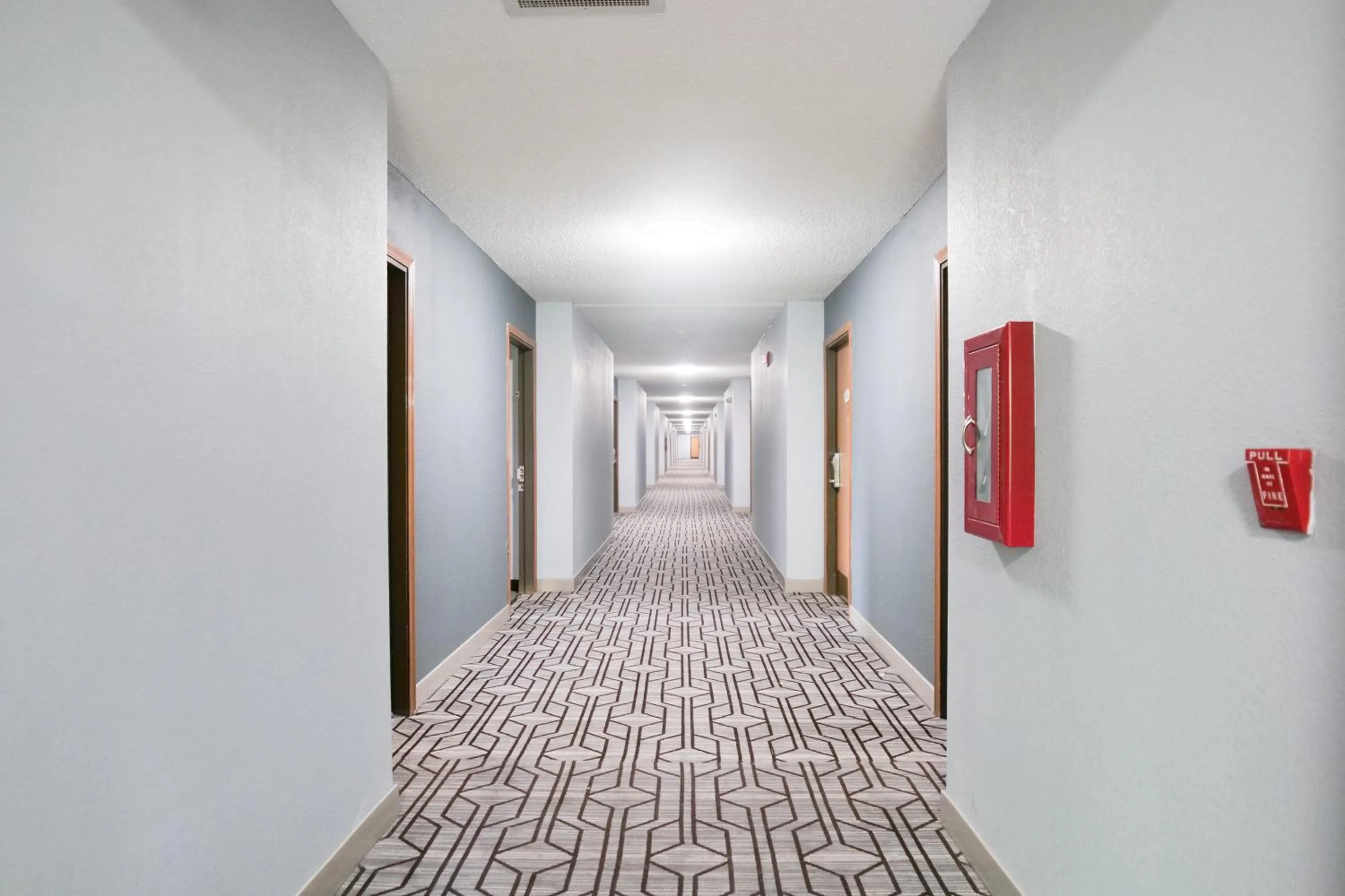 Property building in Baymont by Wyndham Flint Airport North