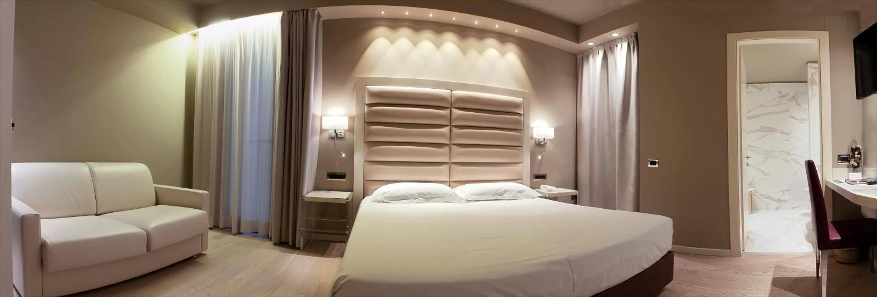 Family Room (2 Adults + 2 Children) in Hotel Touring