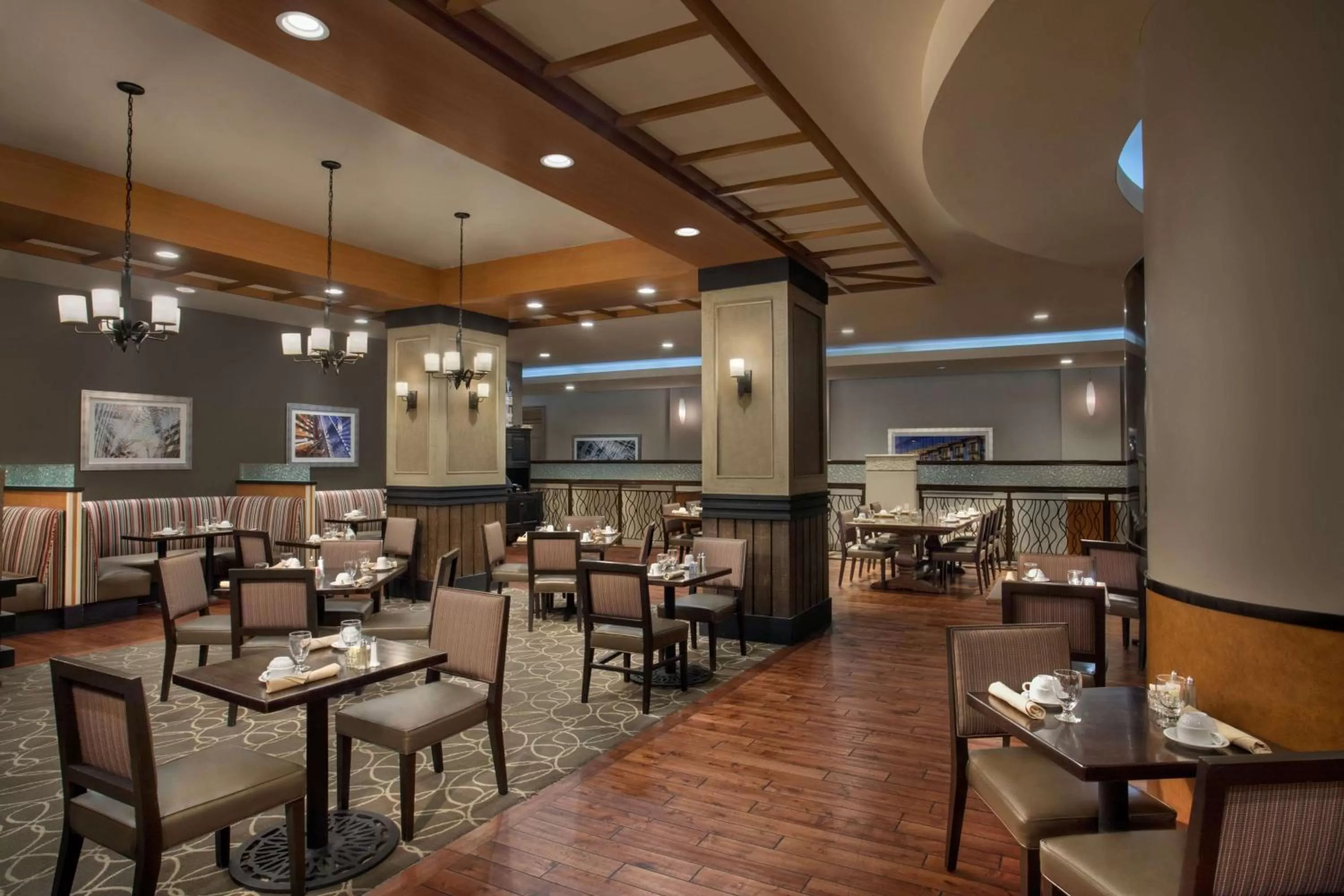 Restaurant/places to eat in DoubleTree by Hilton Los Angeles Norwalk