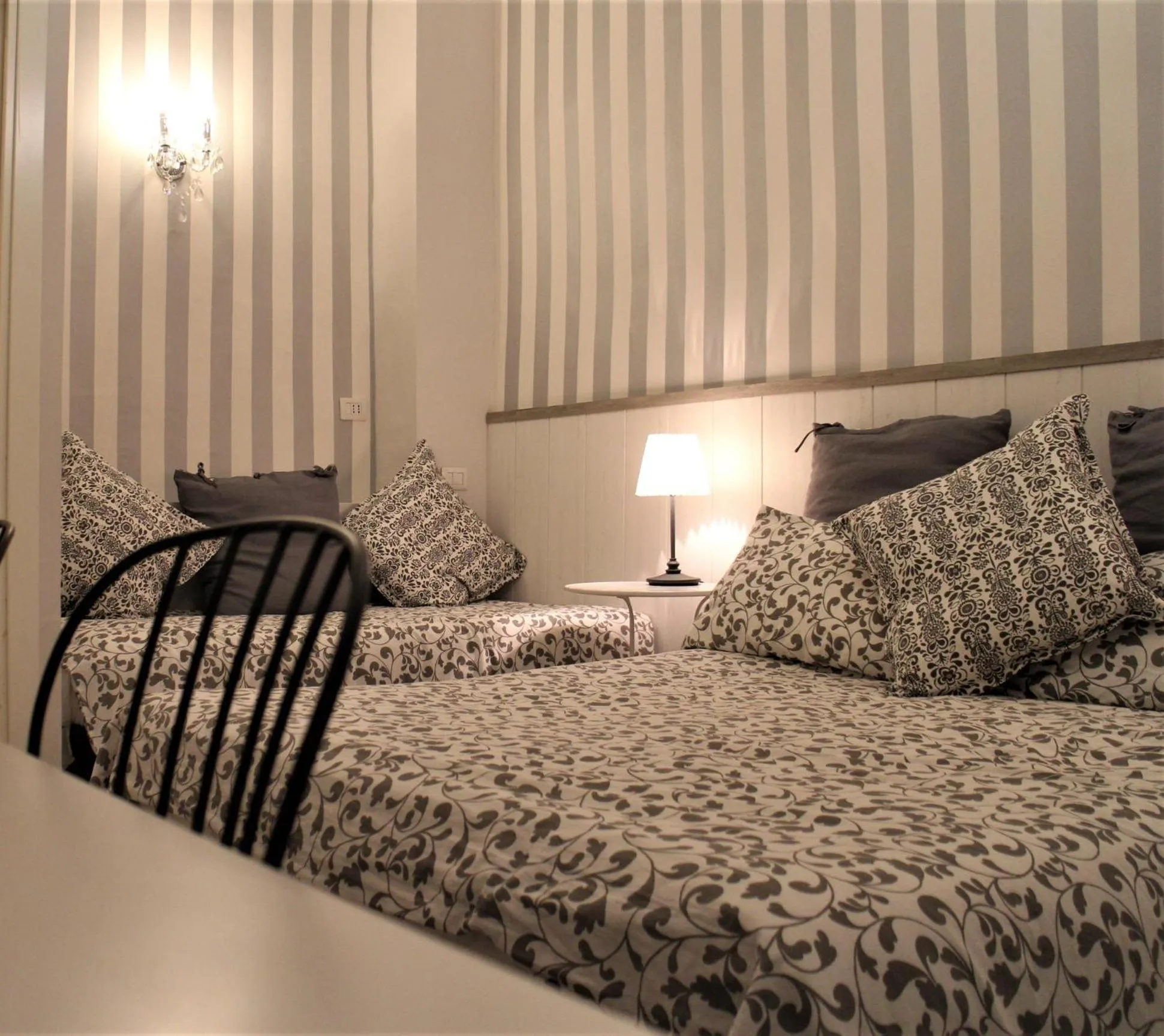 Photo of the whole room, Bed in B&B Dei Decumani