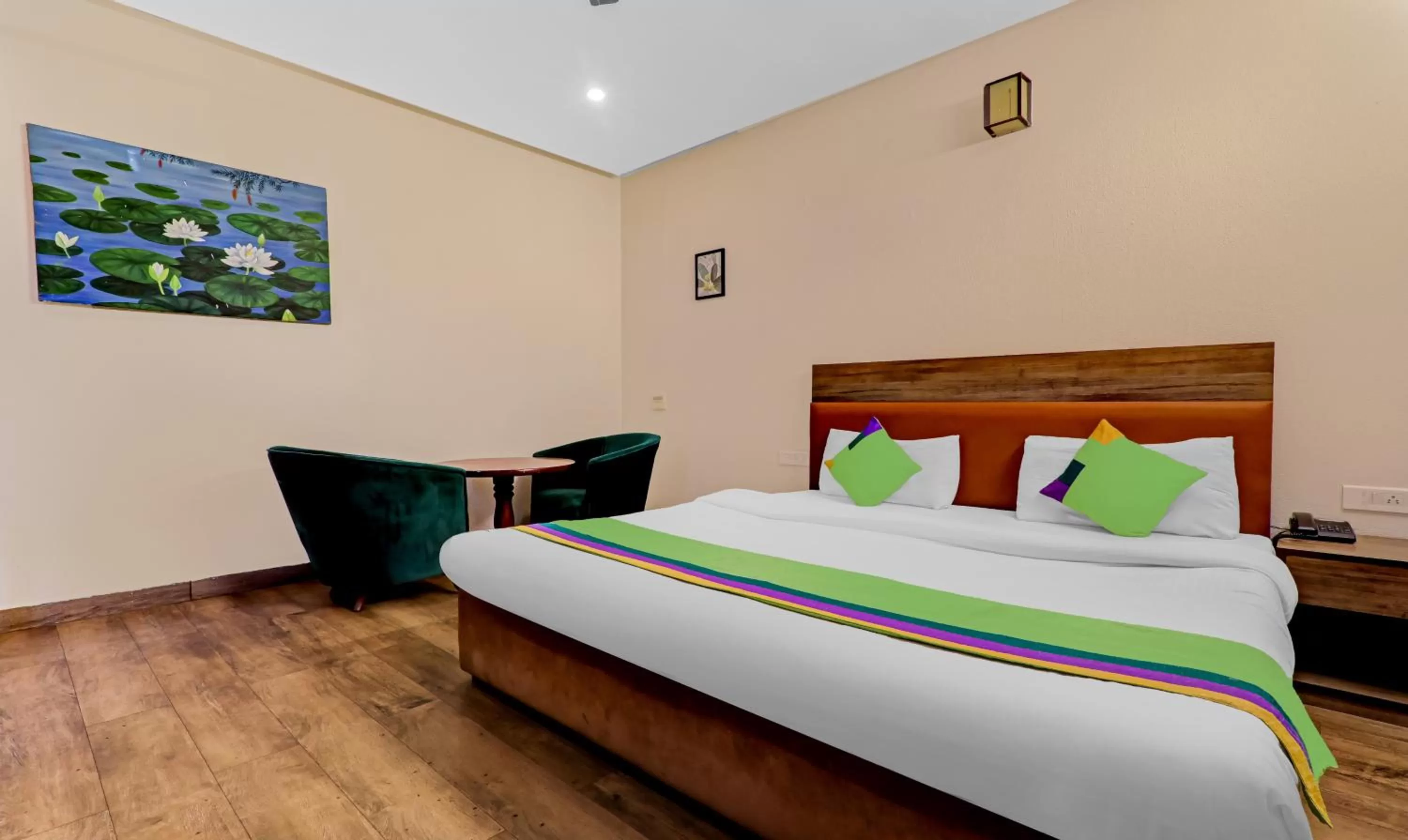 Bedroom, Bed in Treebo Edesia